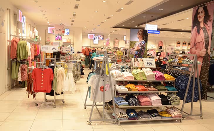 Max - Rajouri Garden Market, New Delhi