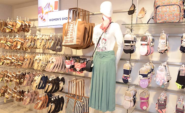 Max - Rajouri Garden Market, New Delhi