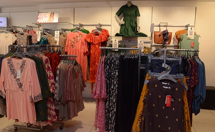 Max - Rajouri Garden Market, New Delhi