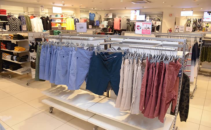 Max - Rajouri Garden Market, New Delhi