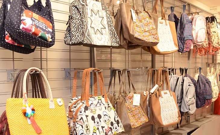 Max - Rajouri Garden Market, New Delhi