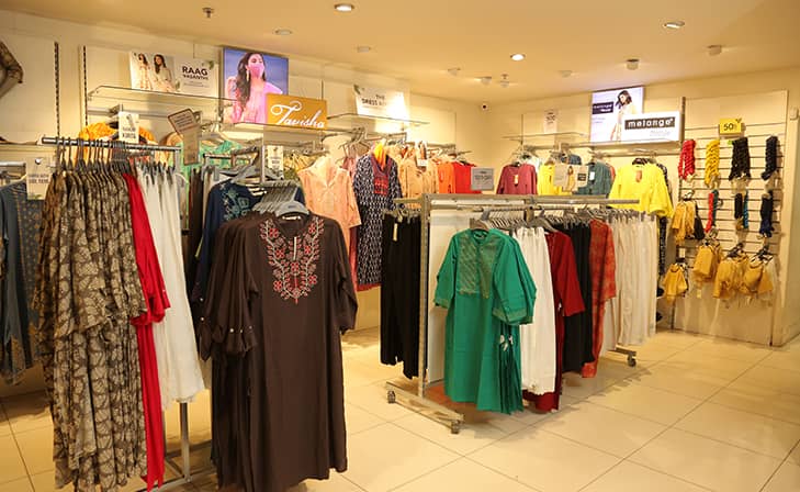 Max - Rajouri Garden Market, New Delhi