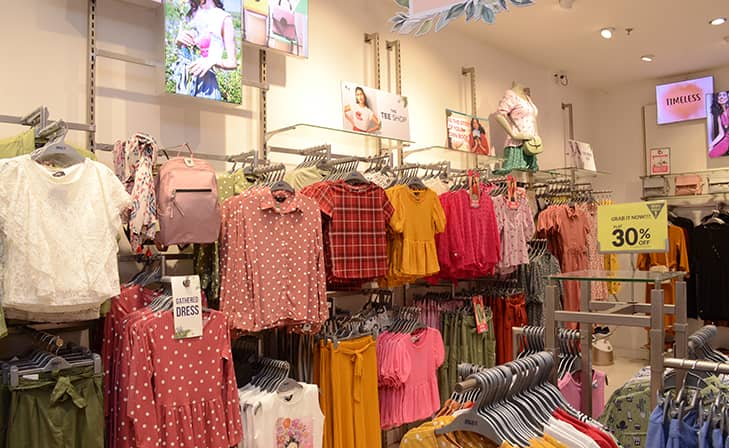 Max - Rajouri Garden Market, New Delhi