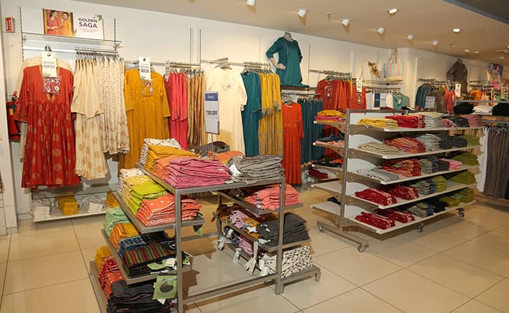 Max - Rajouri Garden Market, New Delhi