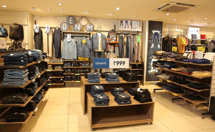 Max - Rajouri Garden Market, New Delhi