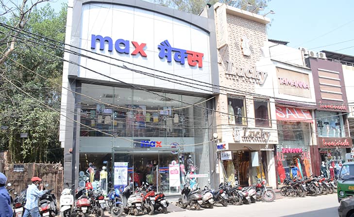 Max - Rajouri Garden Market, New Delhi