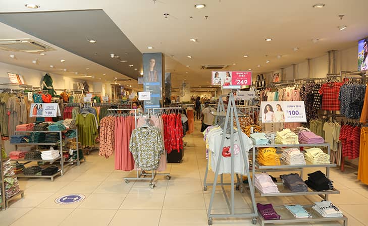 Max - Rajouri Garden Market, New Delhi