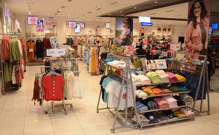 Max - Rajouri Garden Market, New Delhi