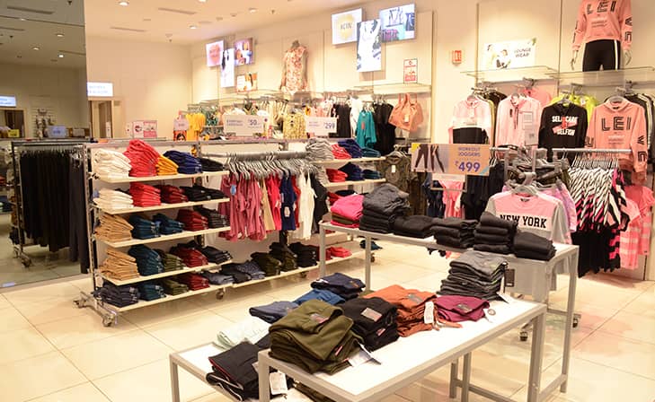 Max - Rajouri Garden Market, New Delhi