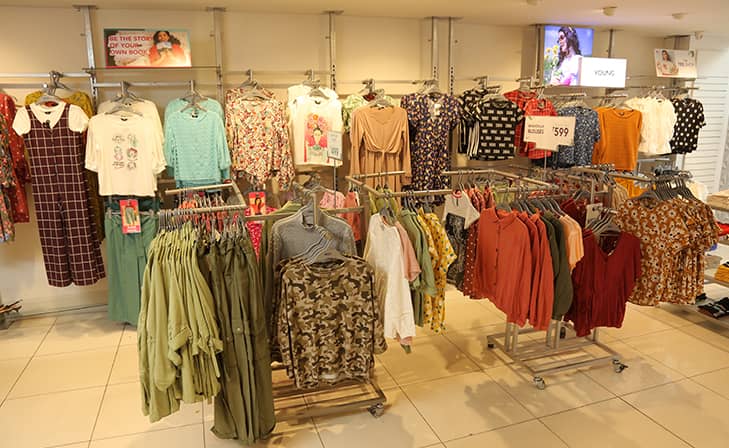 Max - Rajouri Garden Market, New Delhi