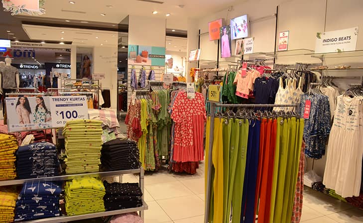 Max - Rajouri Garden Market, New Delhi