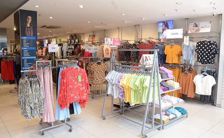 Max - Rajouri Garden Market, New Delhi