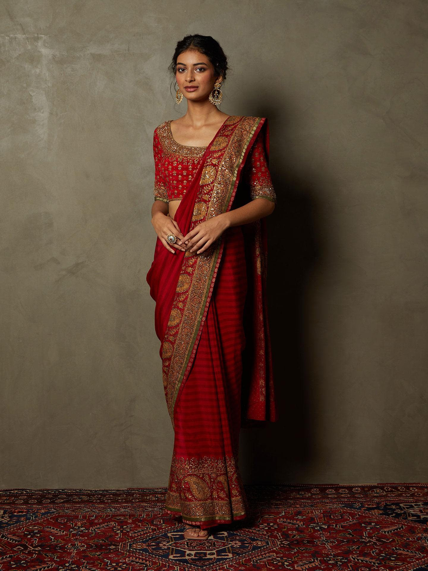 Red Nisanga Saree With Unstitched Blouse