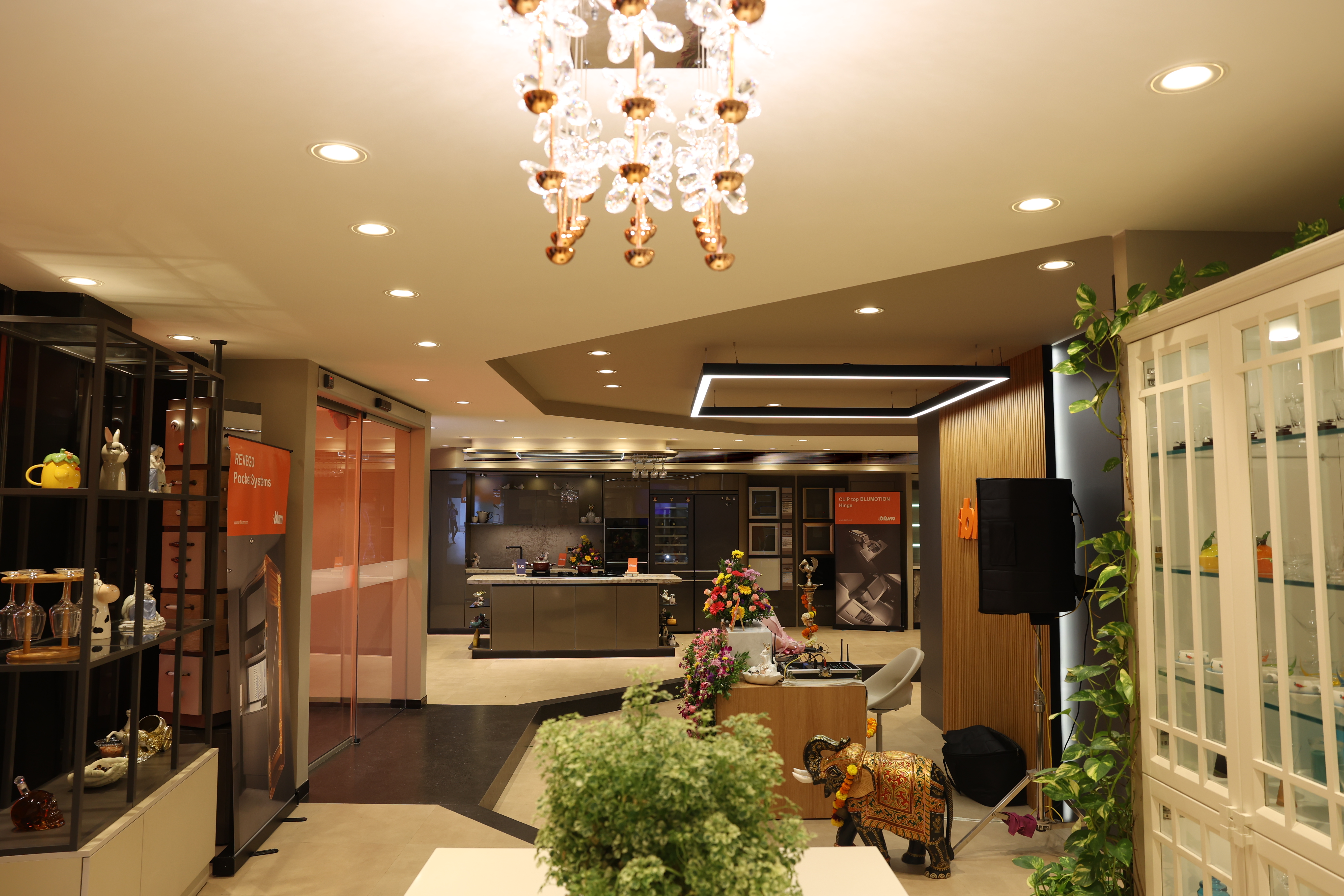 Blum - Worli Naka, Mumbai