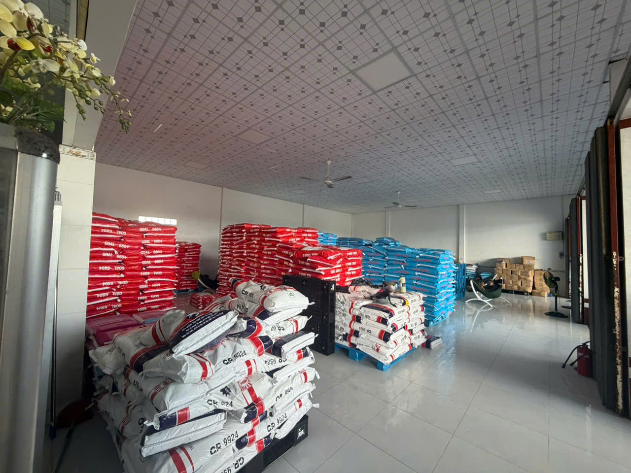 Âu Mỹ AEC - Long Hữu