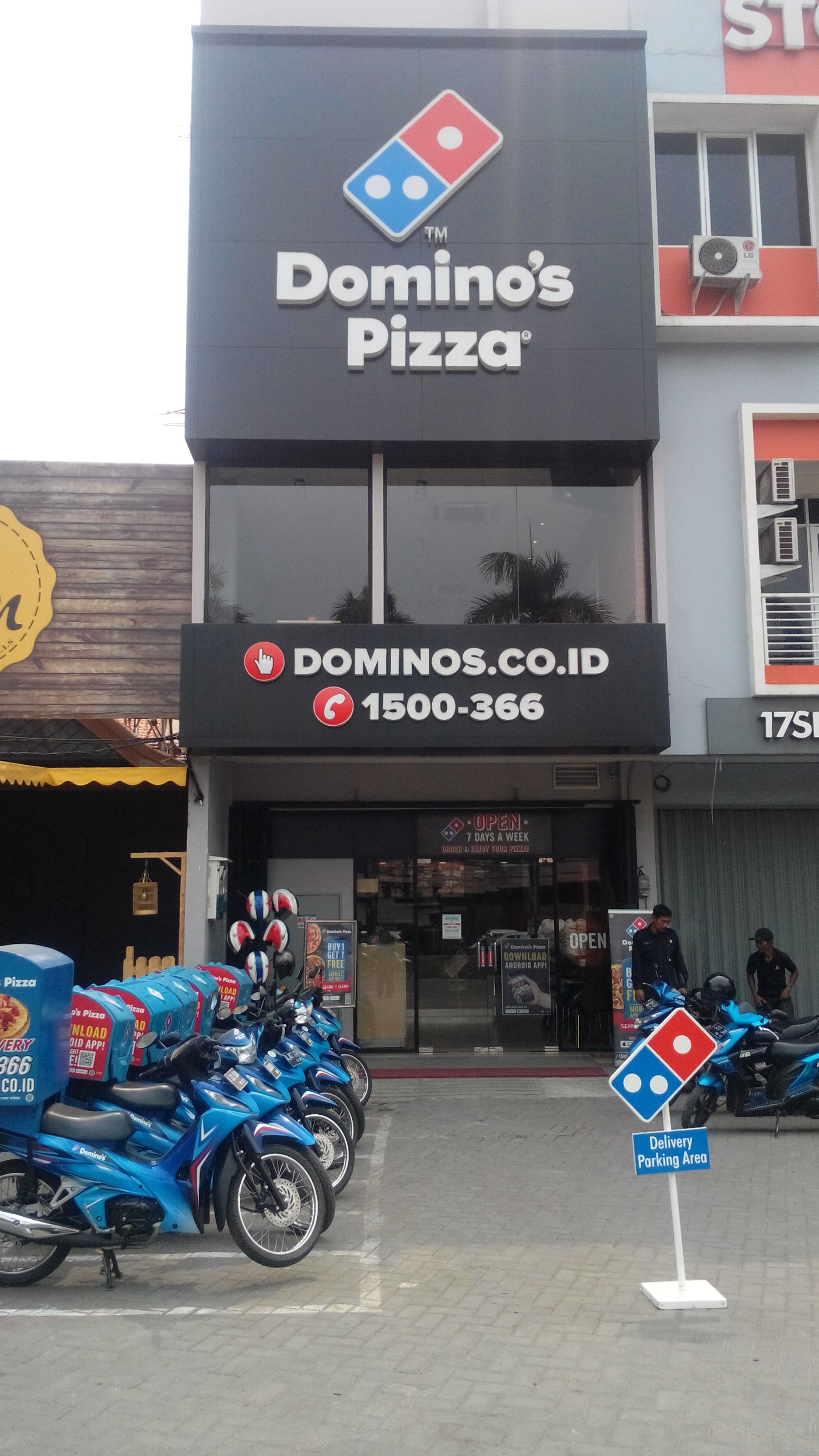 Domino's Pizza - Jakasetia, Bekasi