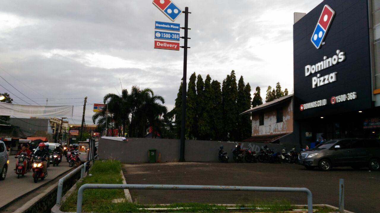 Domino's Pizza - Kec Karang Tengah, Tangerang