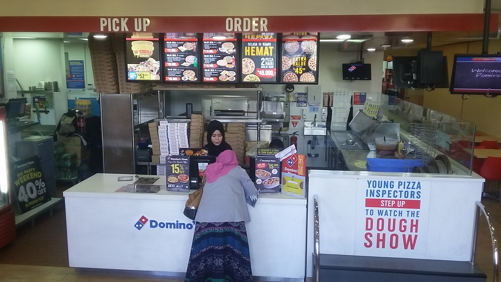 Domino's Pizza - Jatiwaringin, Bekasi