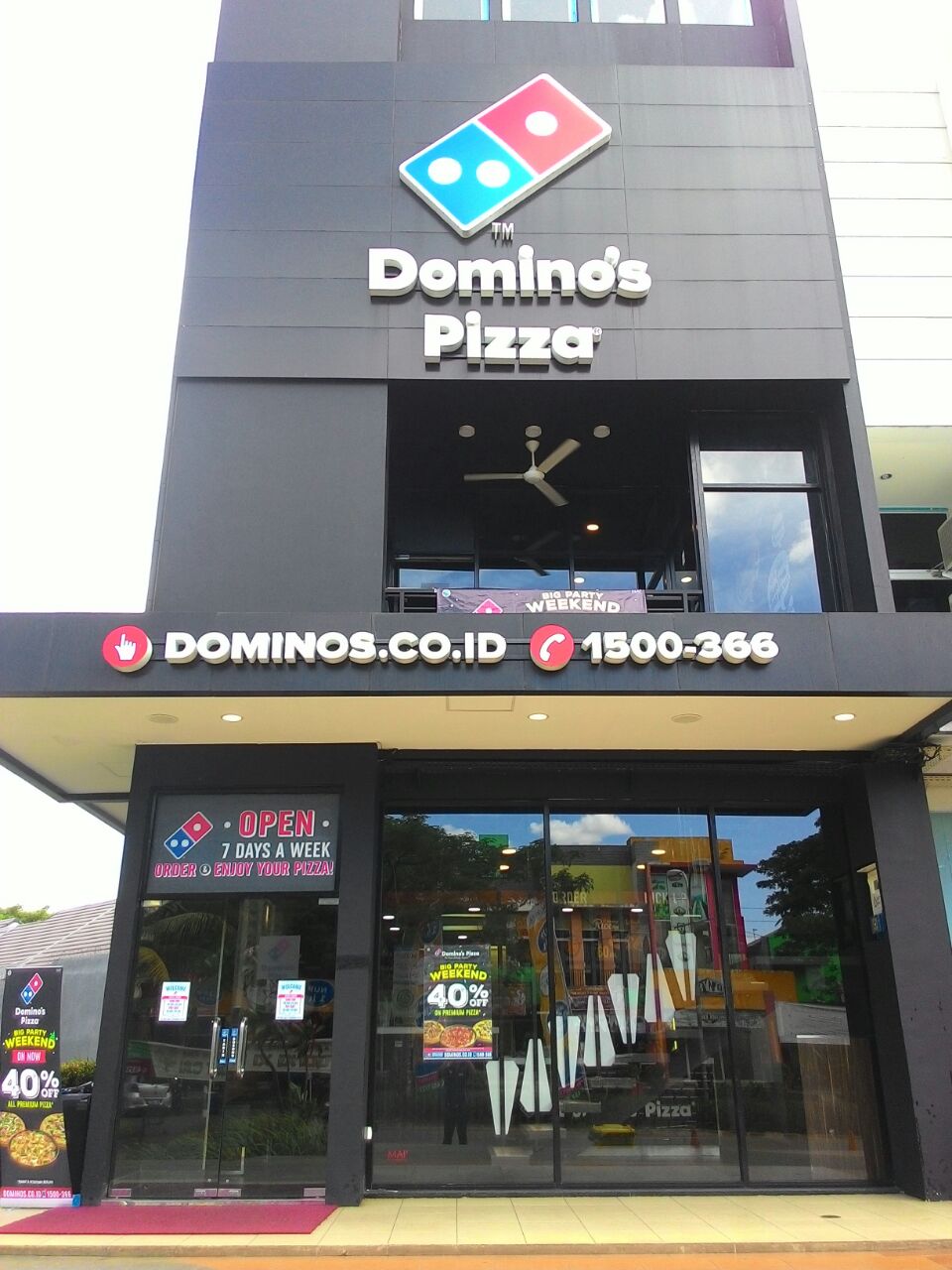 Domino's Pizza - Mustika Jaya, Bekasi