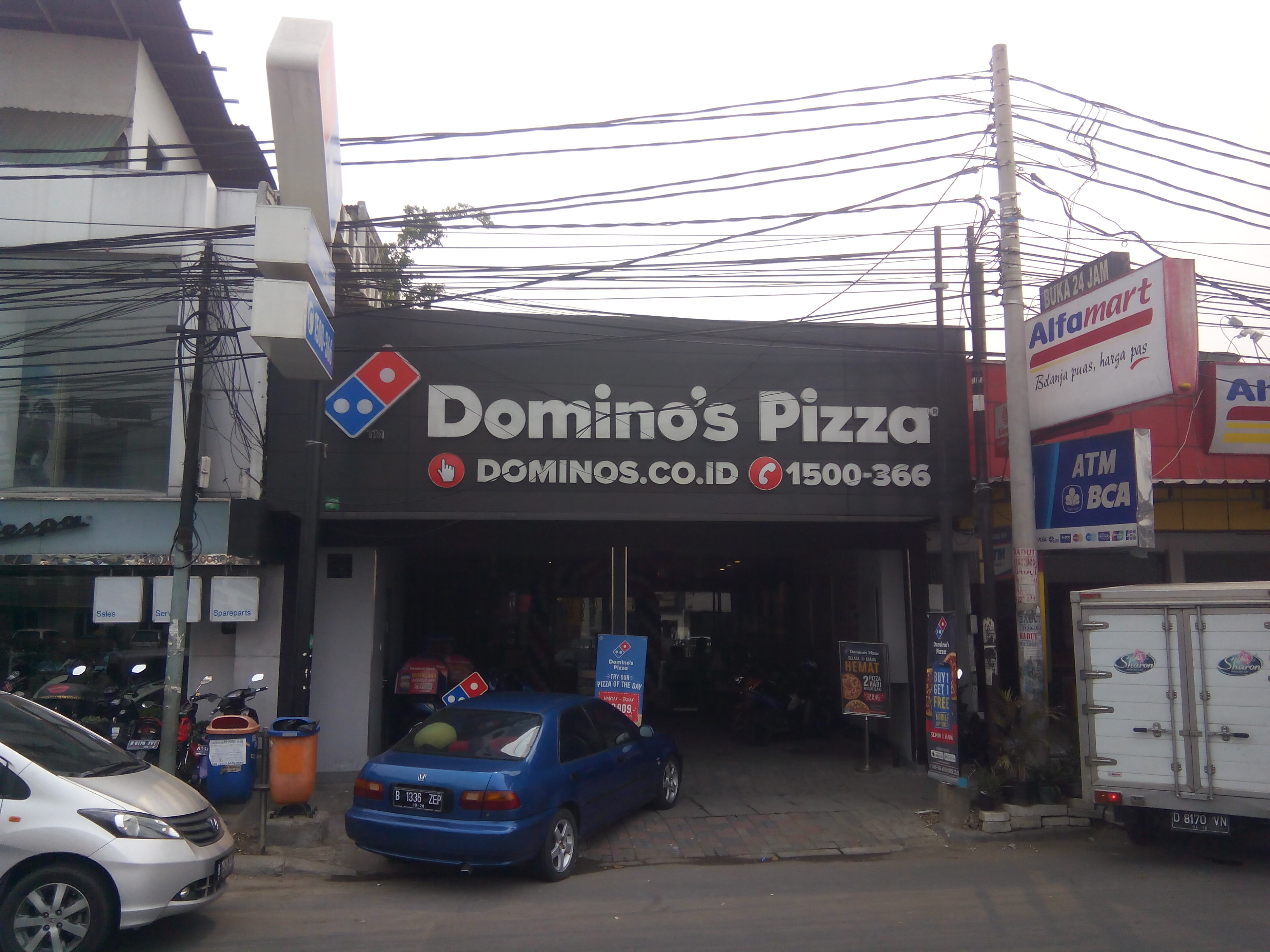 Domino's Pizza - Jatinegara, Jakarta Timur