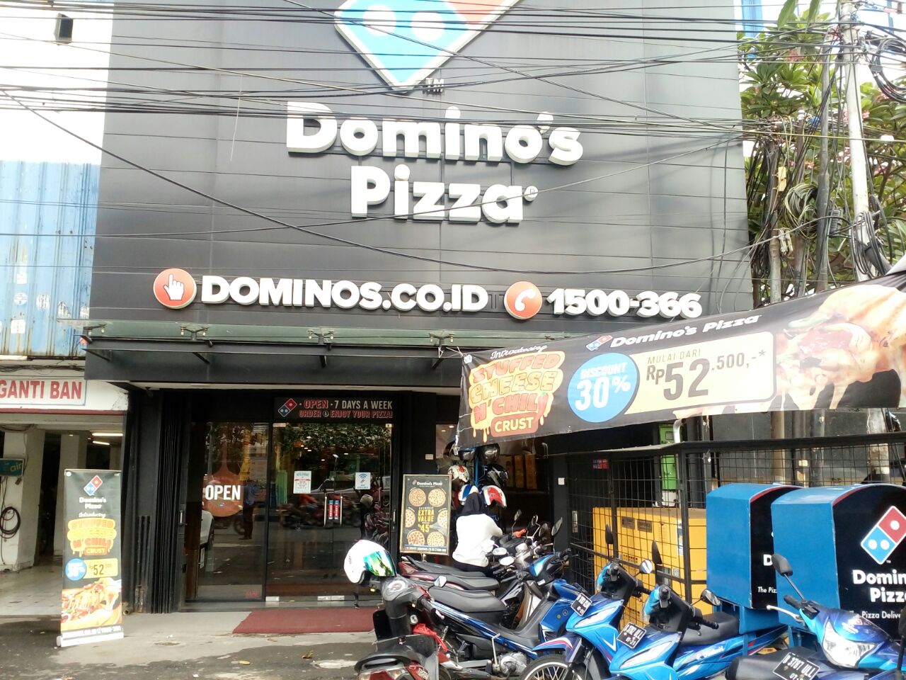 Domino's Pizza - Kec Sawah Besar, Jakarta Pusat