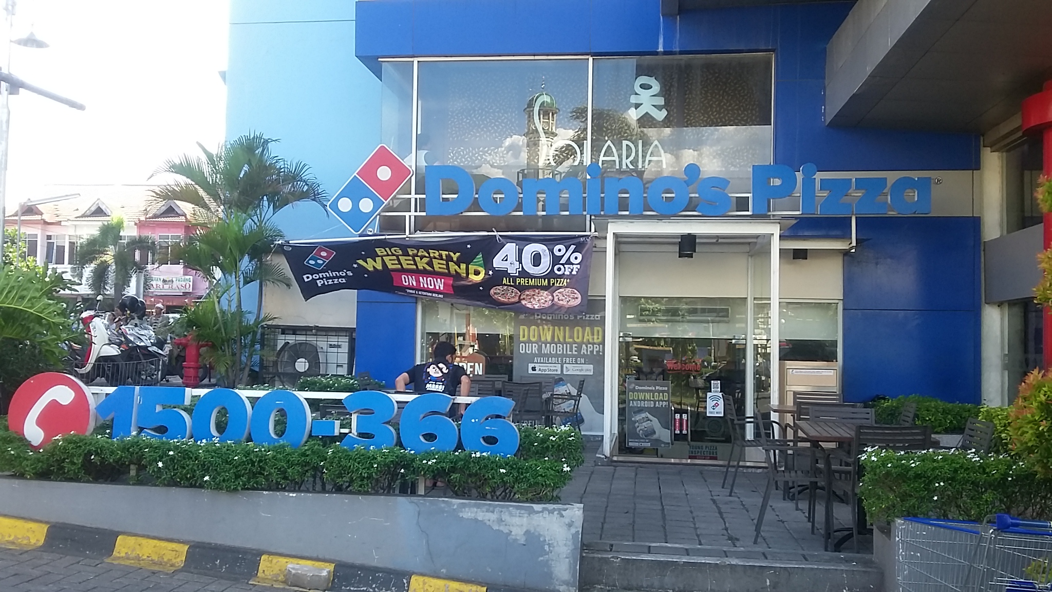 Domino's Pizza - Jatiwaringin, Bekasi