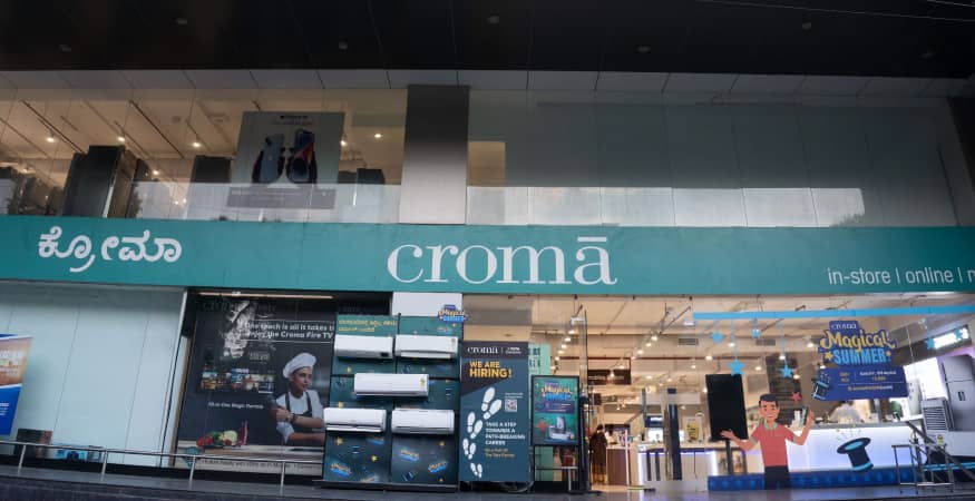 croma laptop store near me