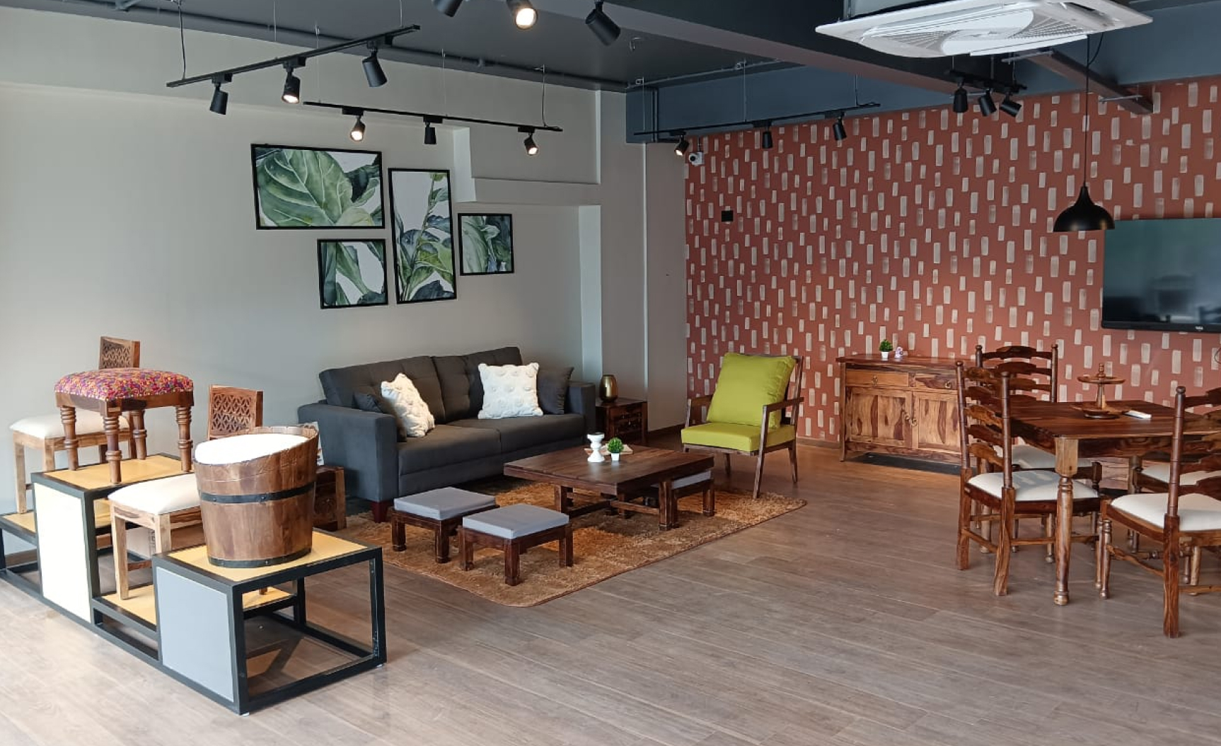 Studio Pepperfry - Bishop Palace Road, Thrissur
