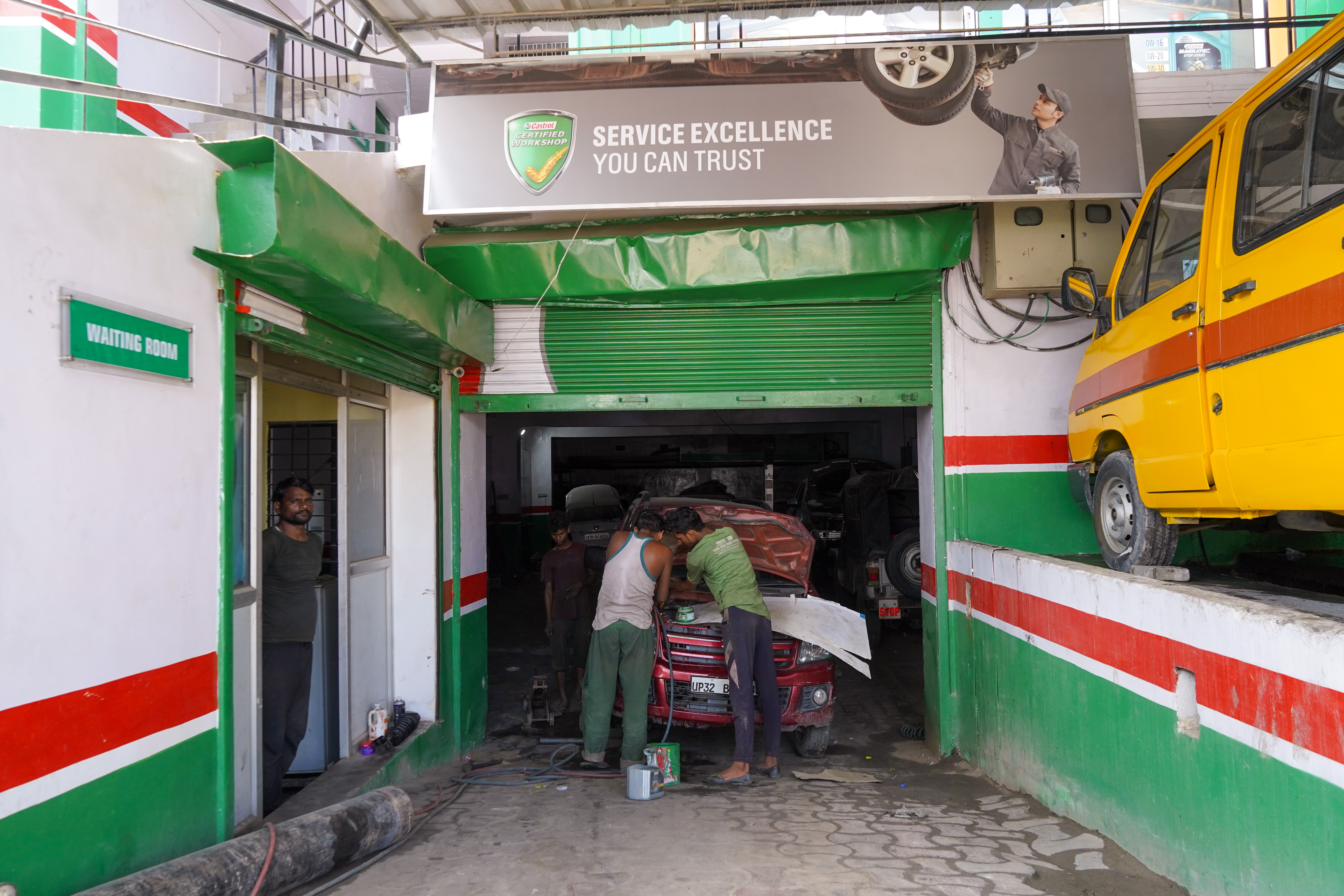 Castrol Auto Service - Chinhat, Lucknow