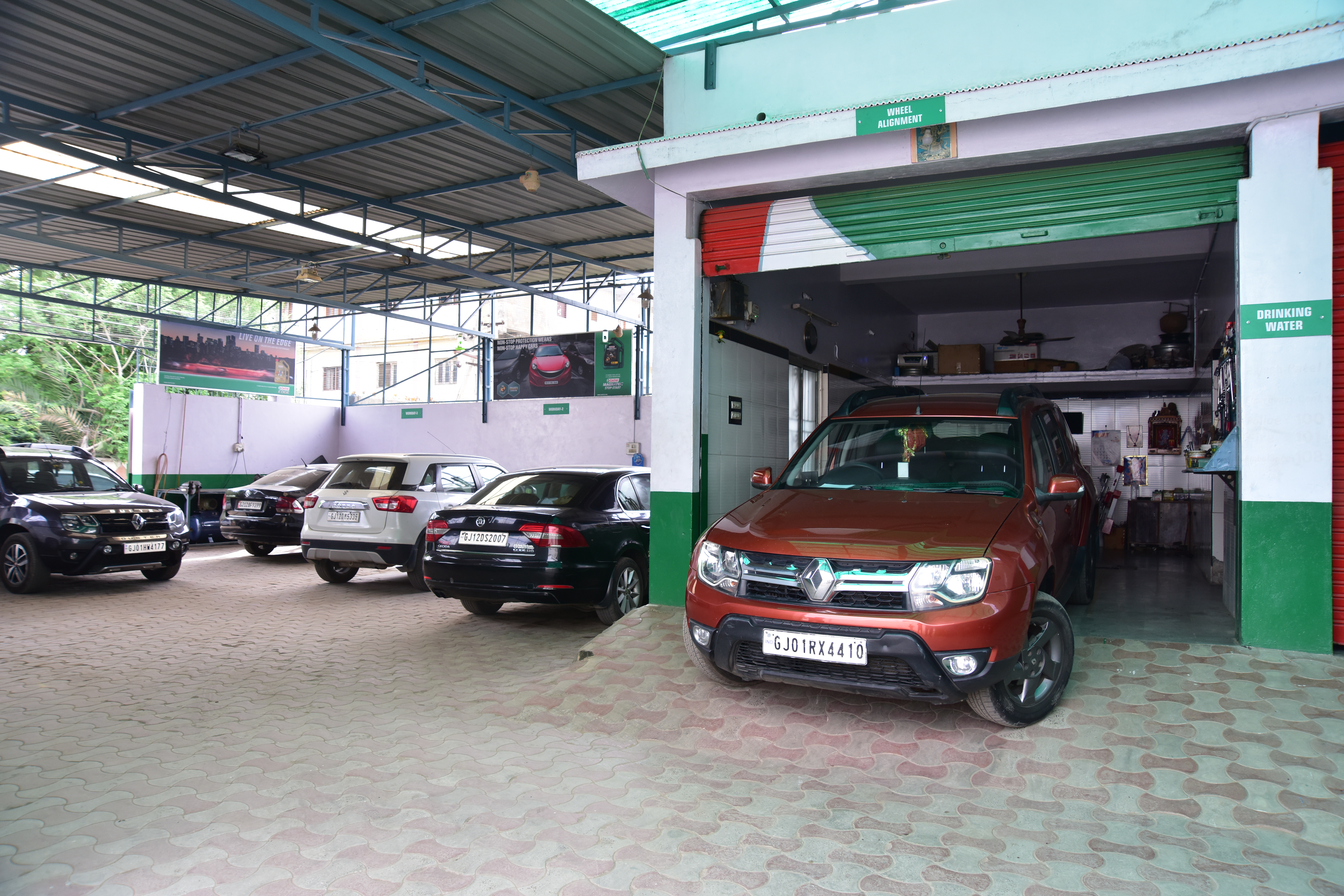 Castrol Auto Service - Madhapar, Bhuj