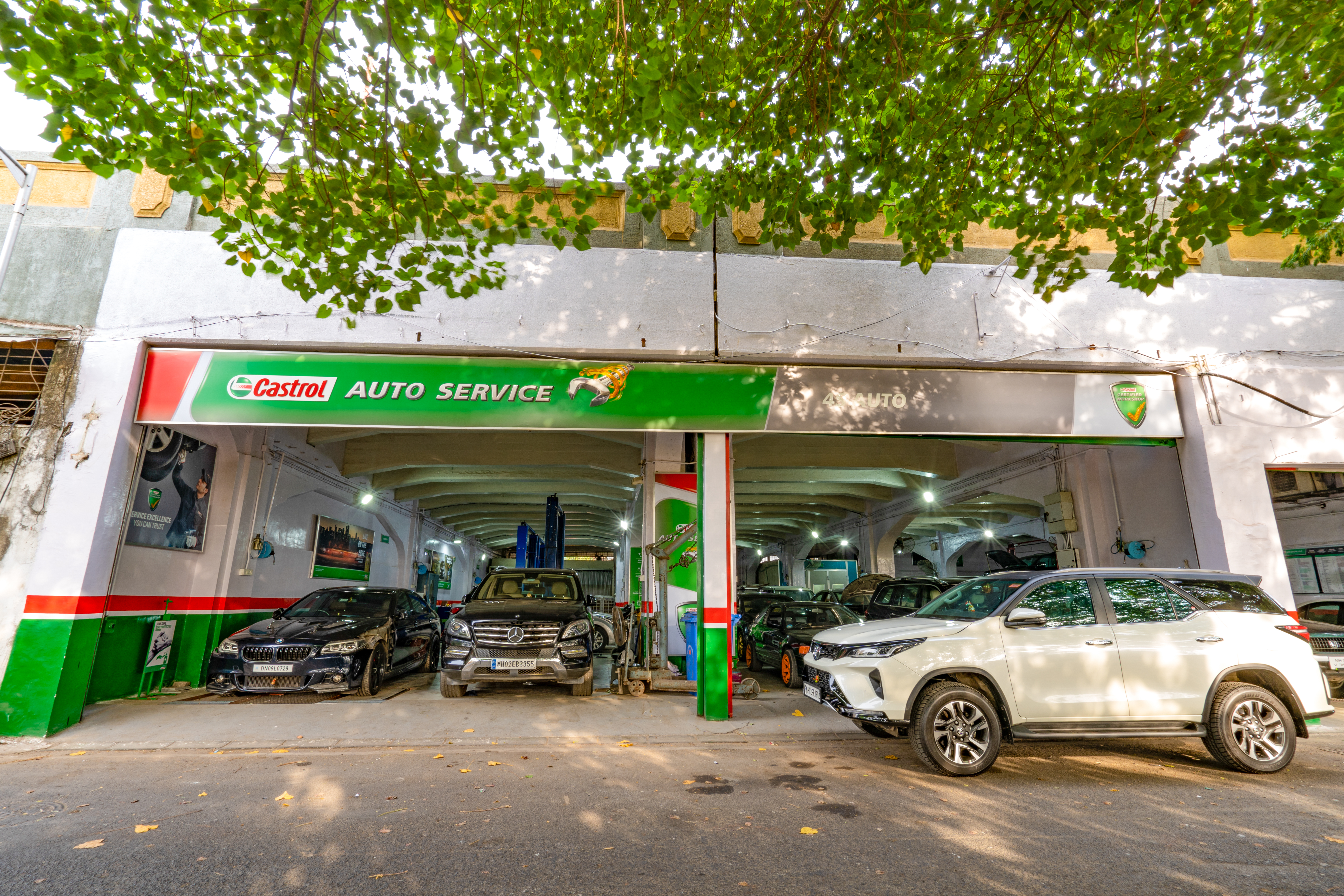 Castrol Auto Service - Lower E Moses Road, Mumbai