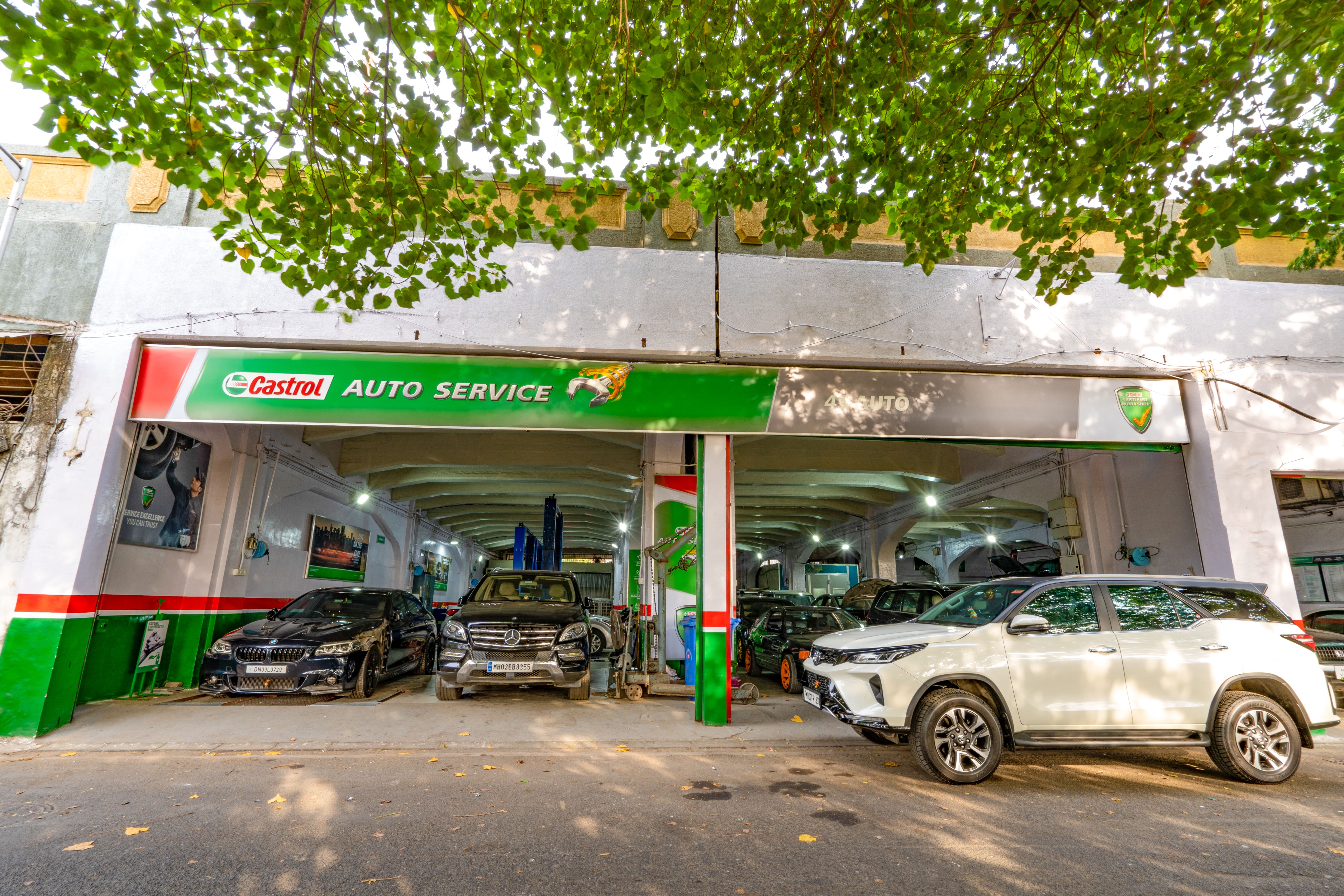 Castrol Auto Service - Lower E Moses Road, Mumbai