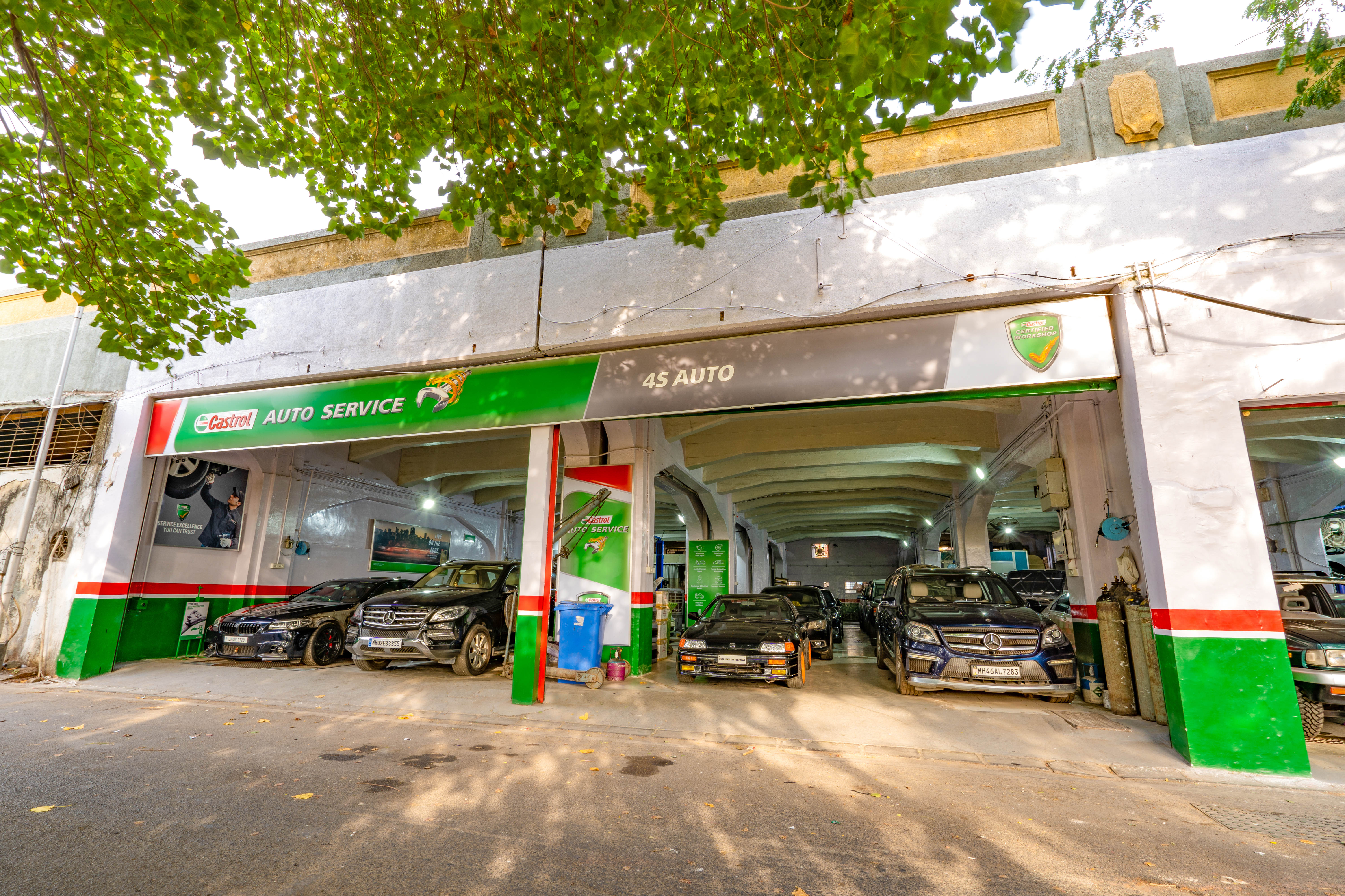 Castrol Auto Service - Lower E Moses Road, Mumbai
