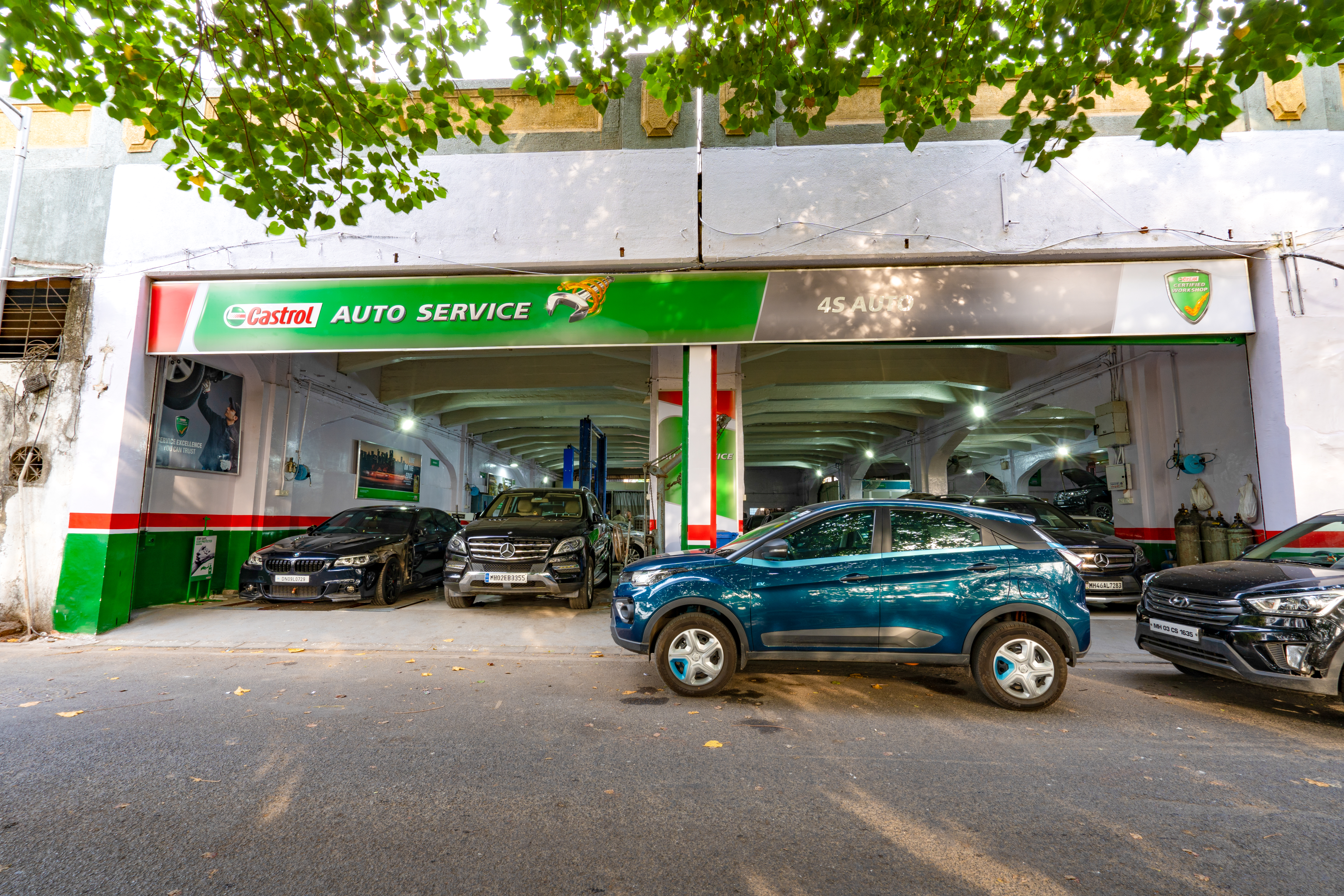 Castrol Auto Service - Lower E Moses Road, Mumbai