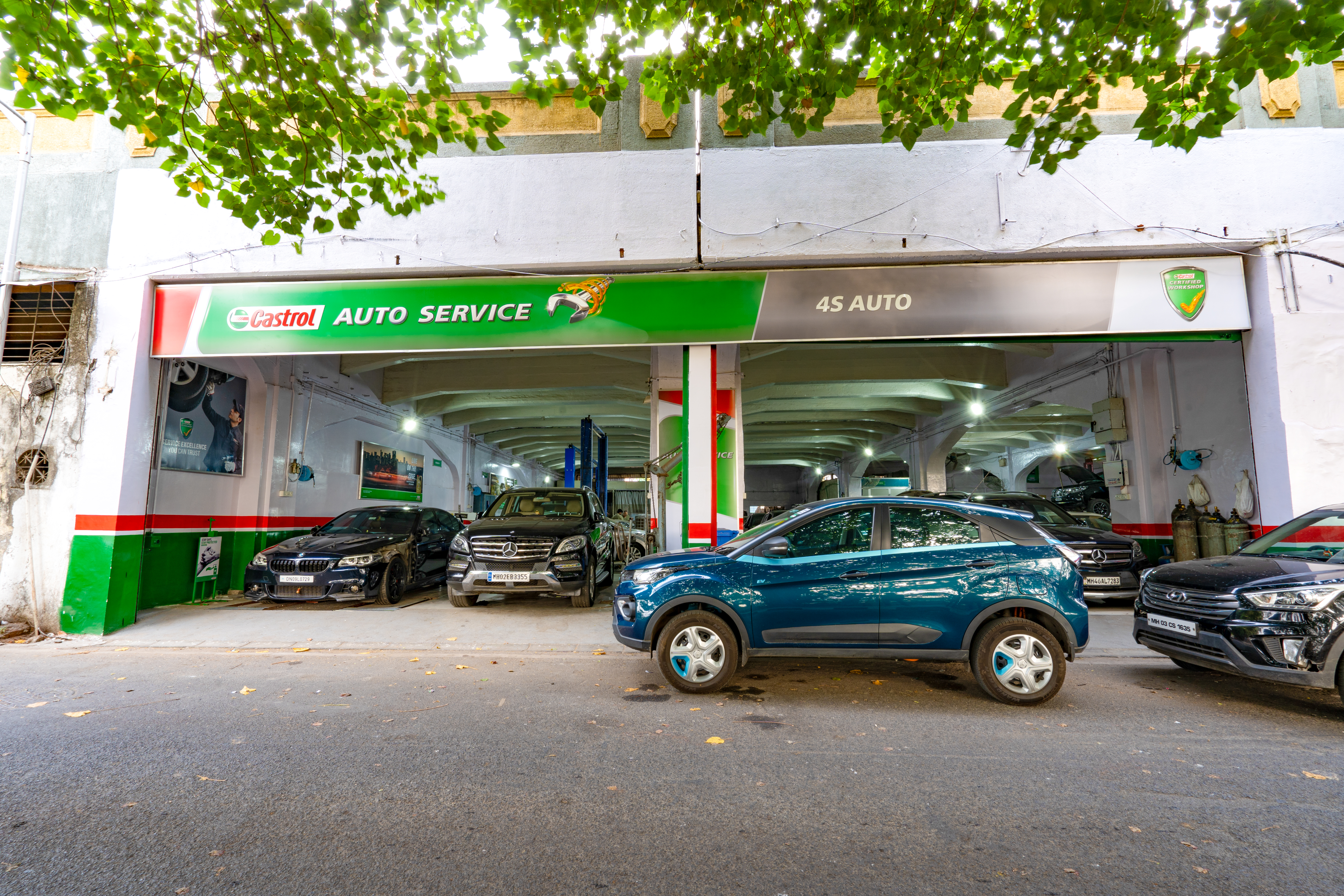 Castrol Auto Service - Lower E Moses Road, Mumbai