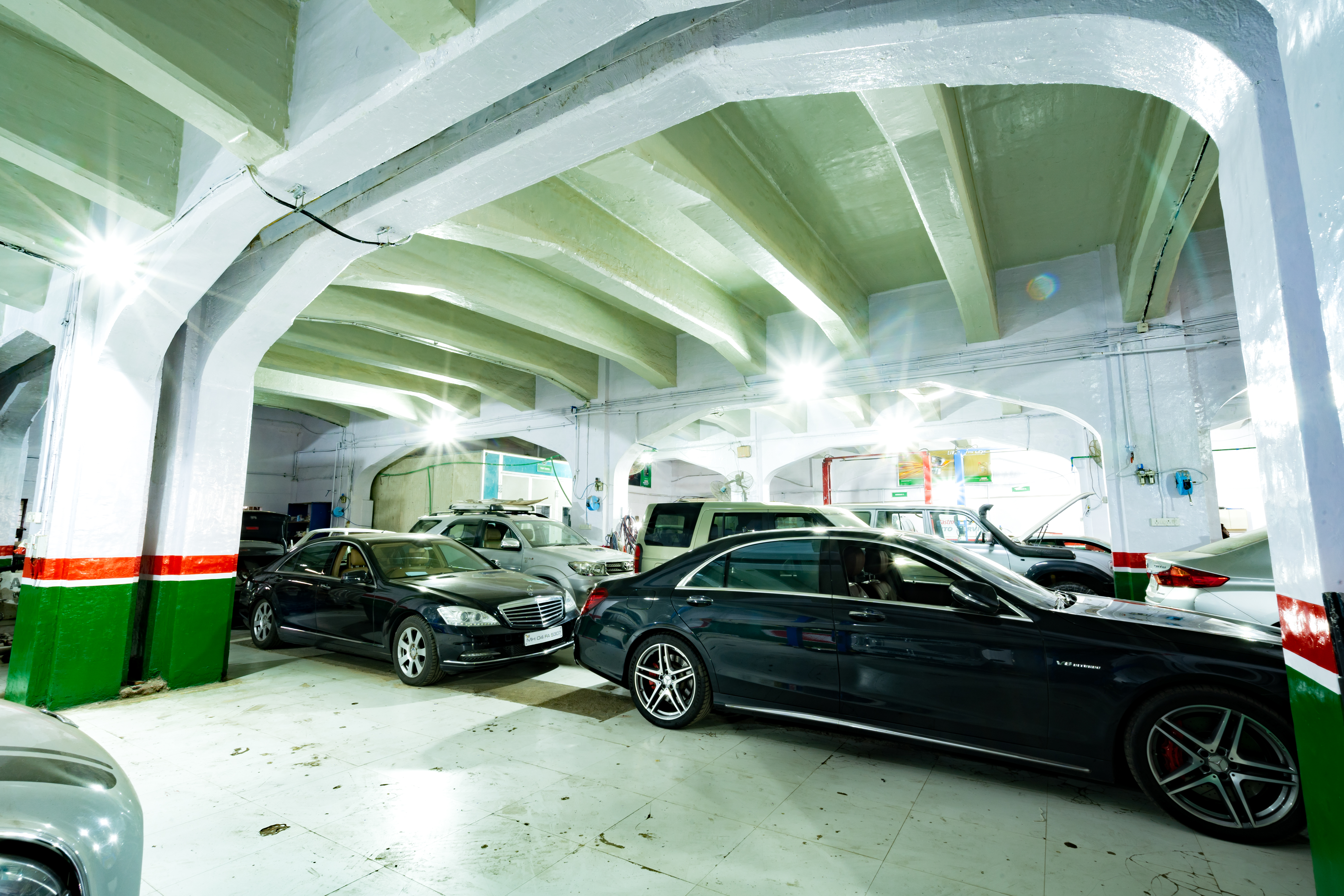 Castrol Auto Service - Lower E Moses Road, Mumbai