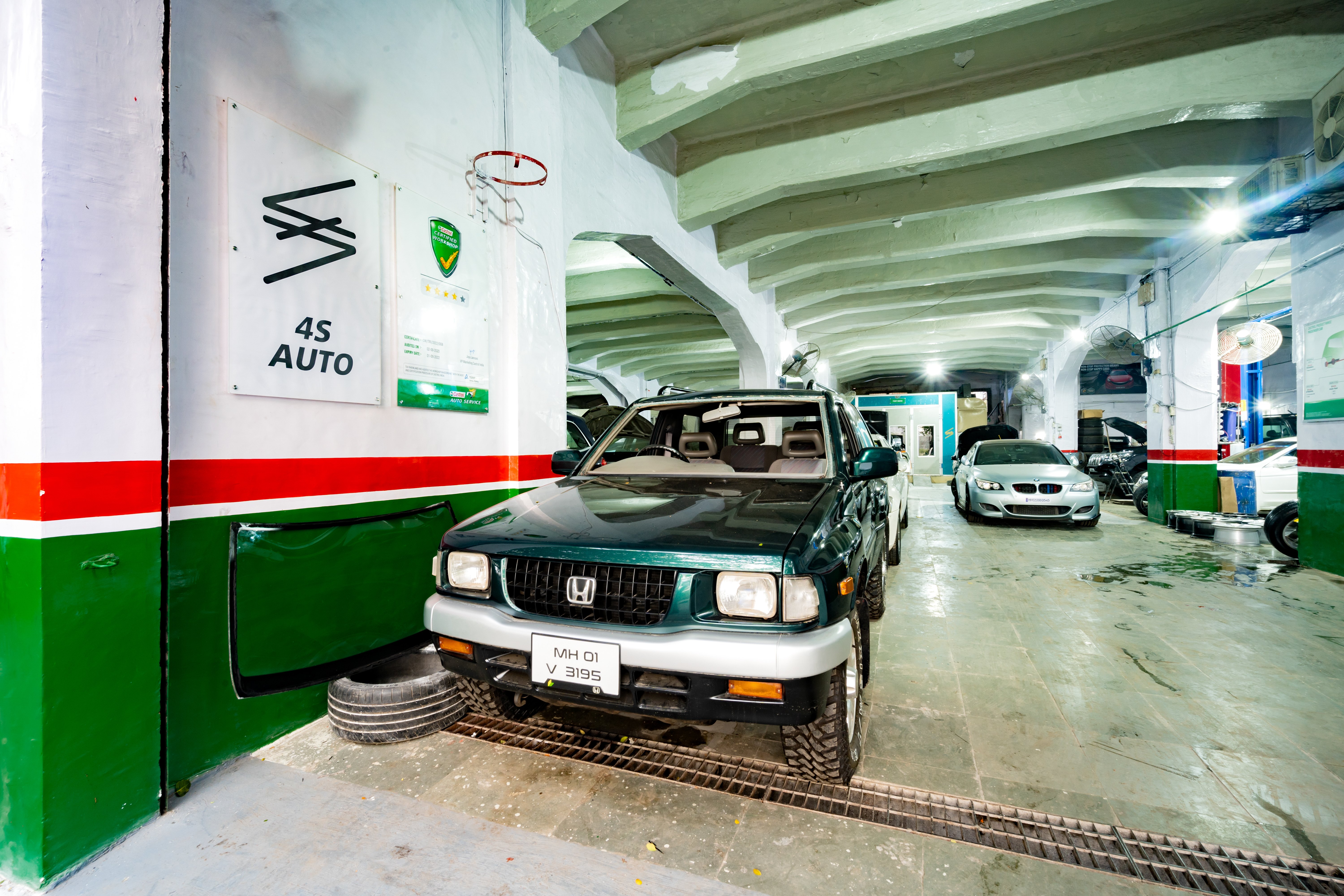 Castrol Auto Service - Lower E Moses Road, Mumbai