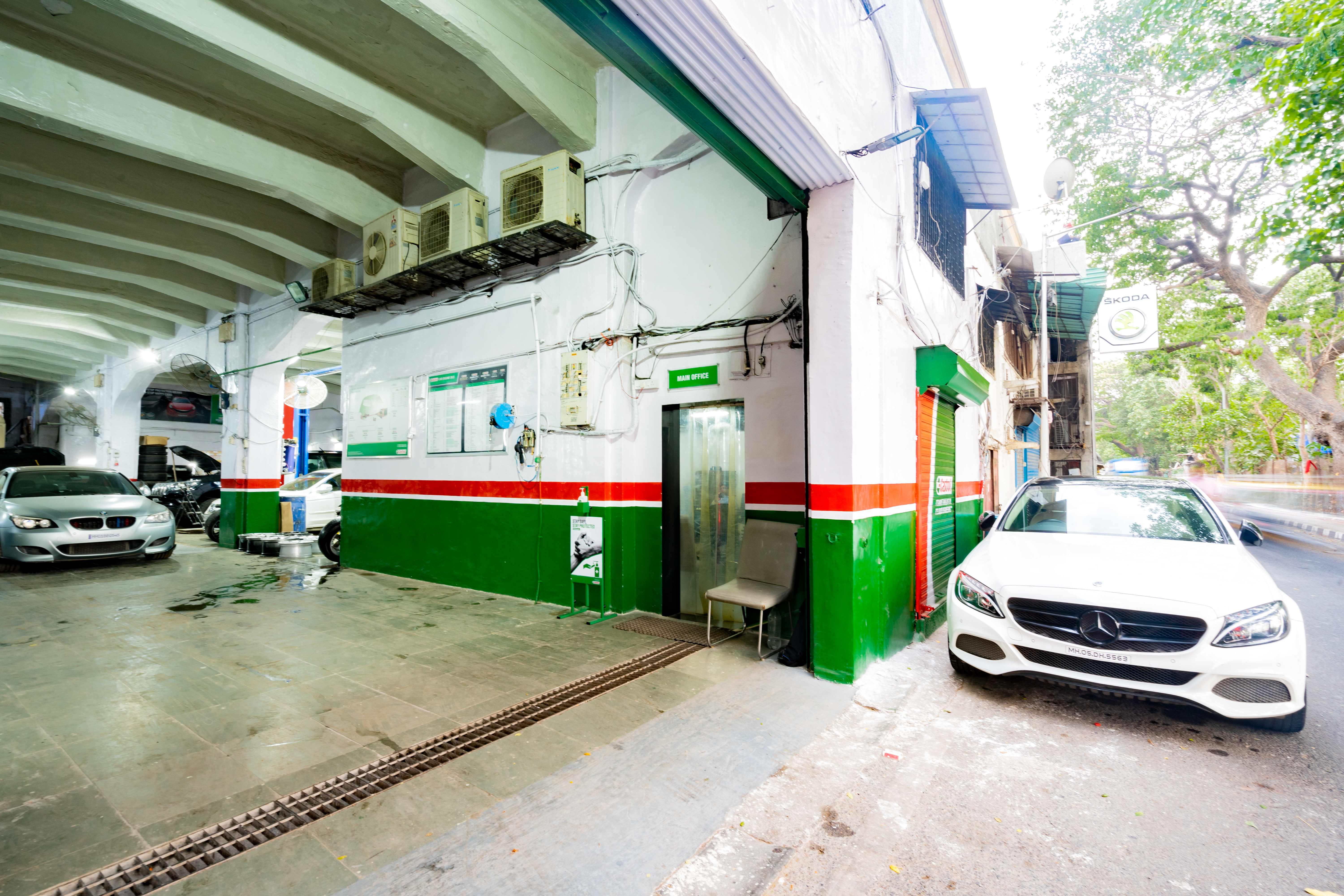 Castrol Auto Service - Lower E Moses Road, Mumbai