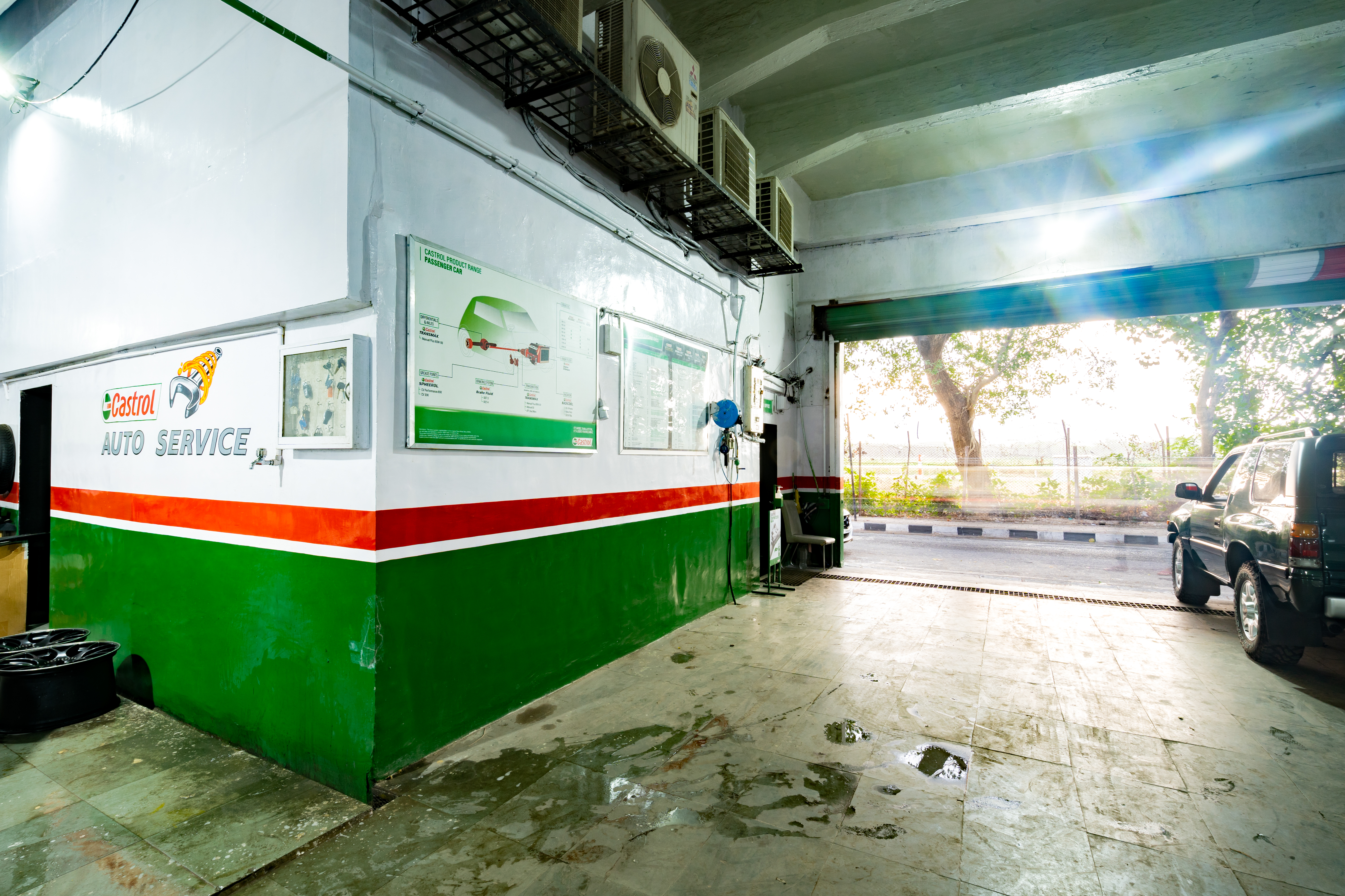 Castrol Auto Service - Lower E Moses Road, Mumbai