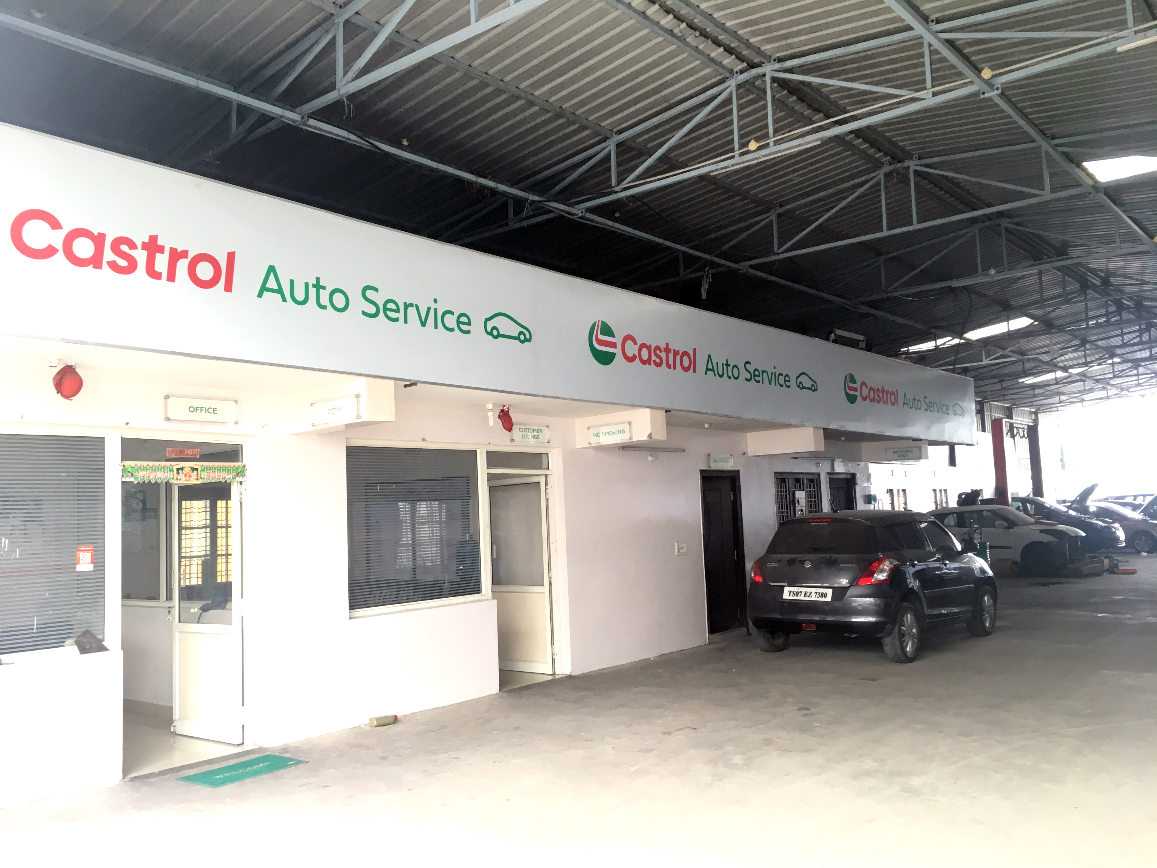 Castrol Auto Service - Muthangi, Medak