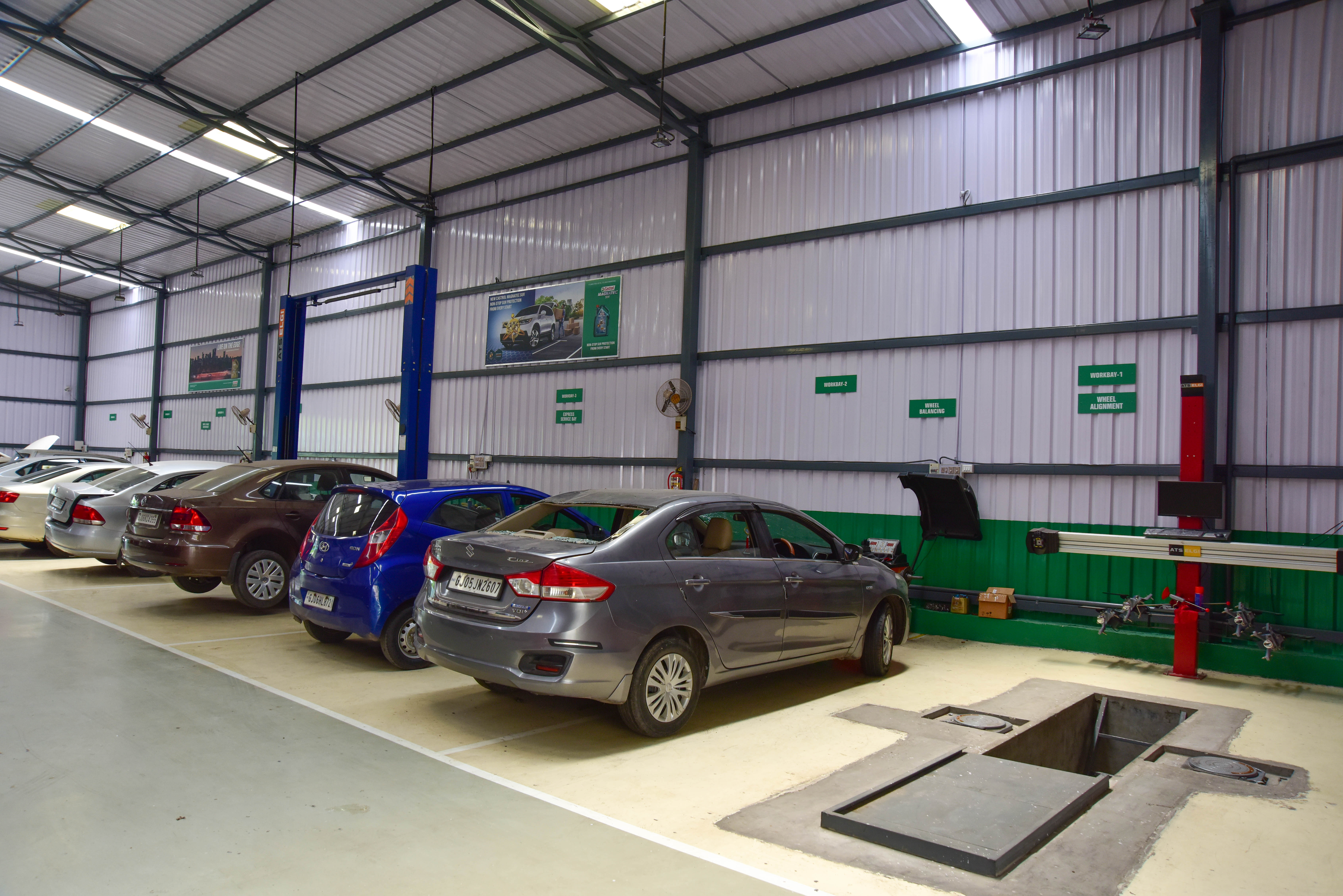 Castrol Auto Service - Vasna Bhayli Road, Vadodara