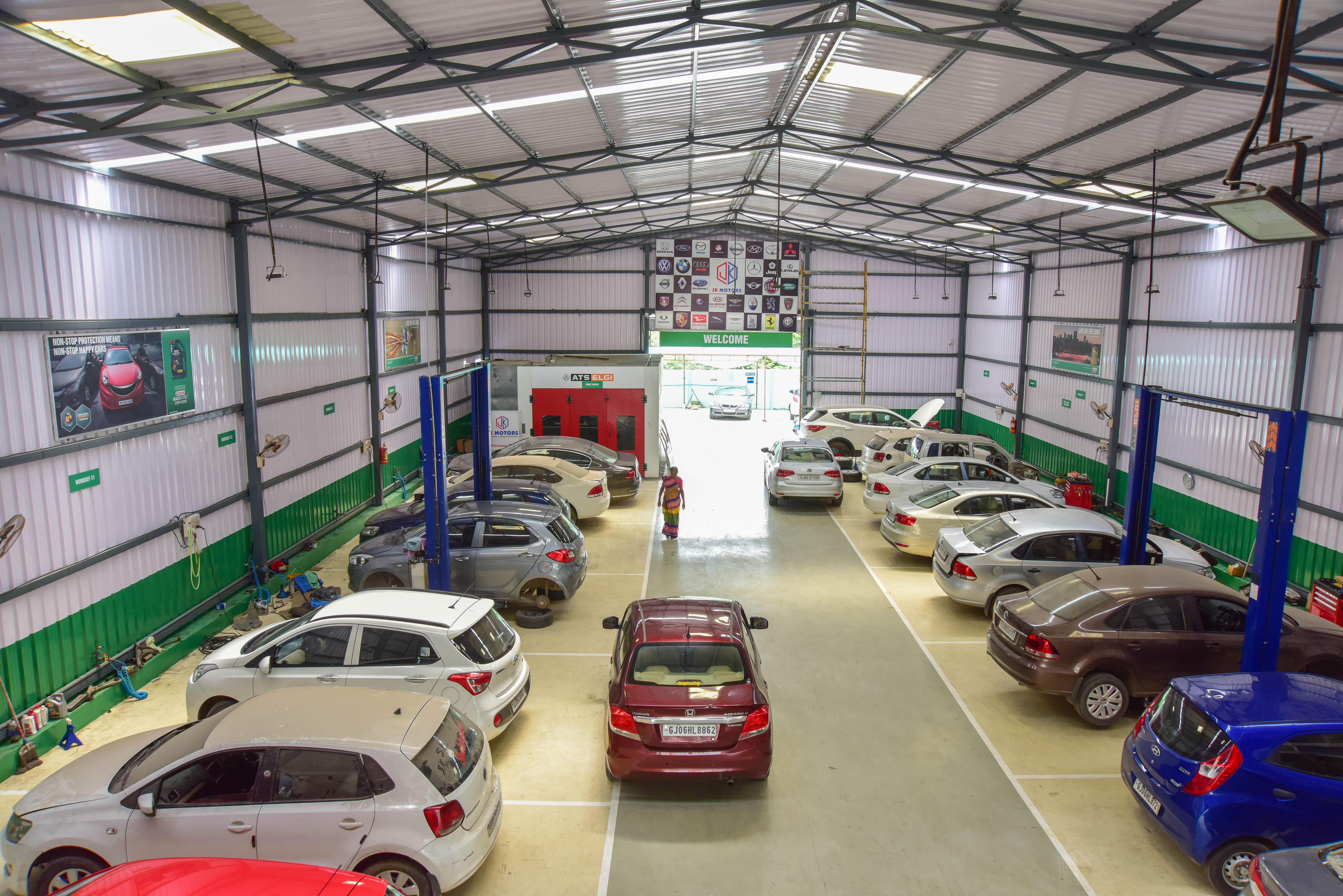Castrol Auto Service - Vasna Bhayli Road, Vadodara