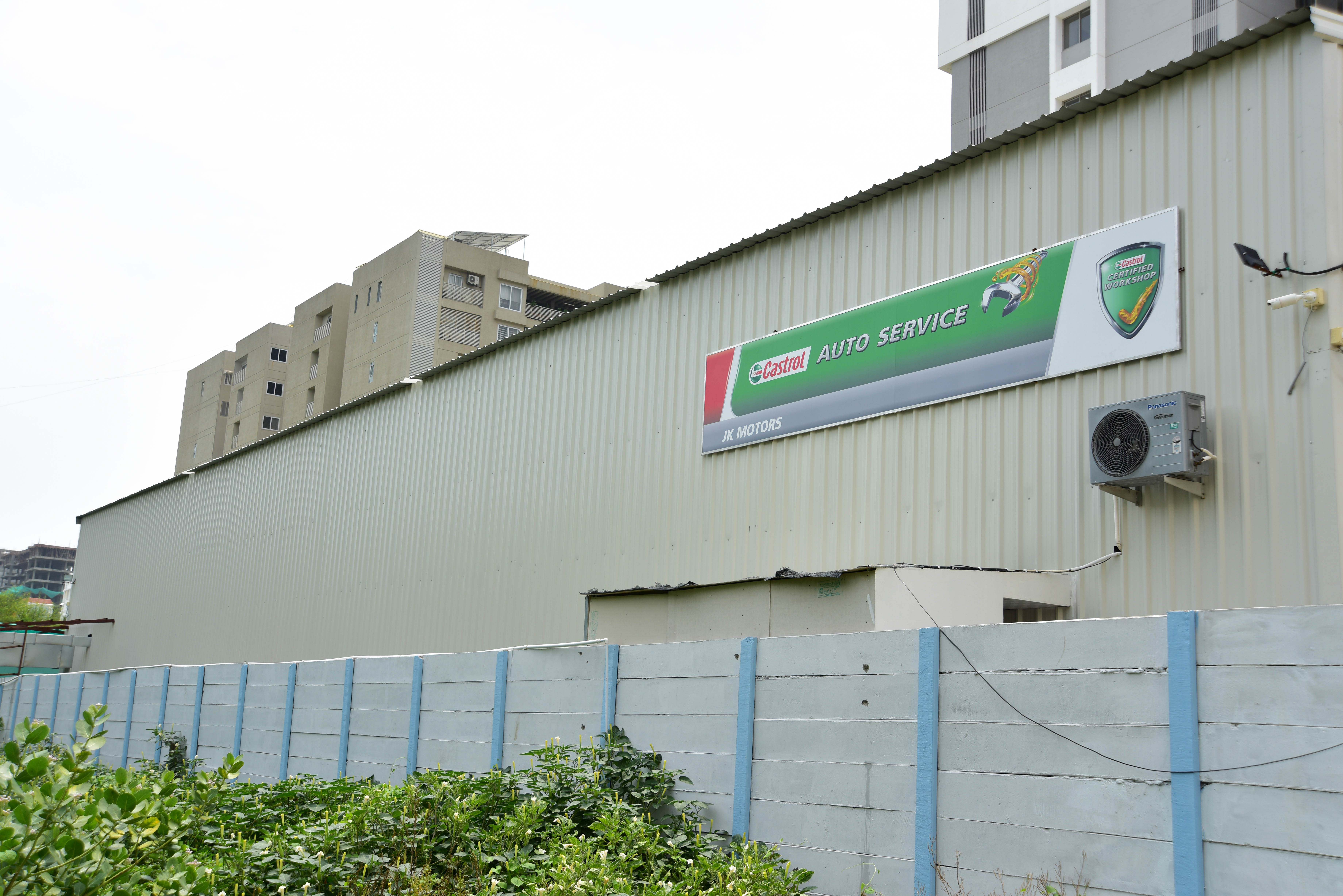 Castrol Auto Service - Vasna Bhayli Road, Vadodara