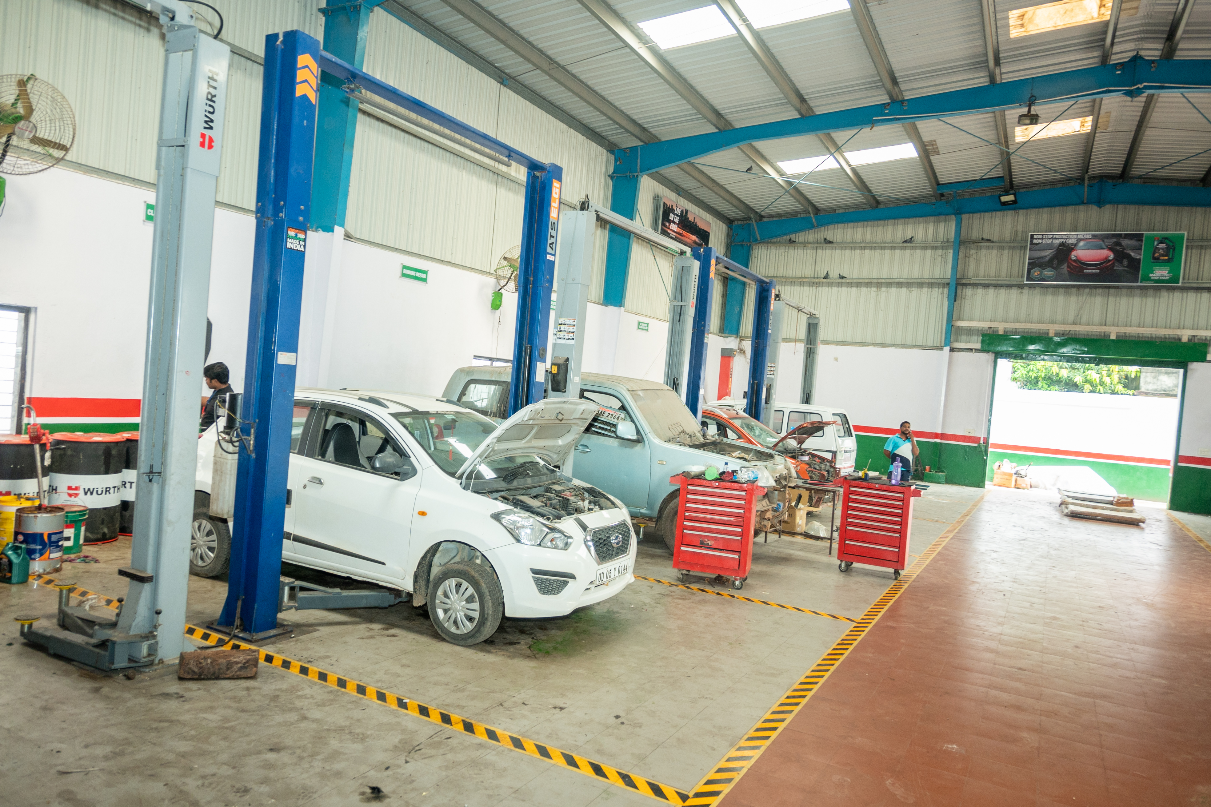 Castrol Auto Service - Chauliaganj Main Road, Cuttack