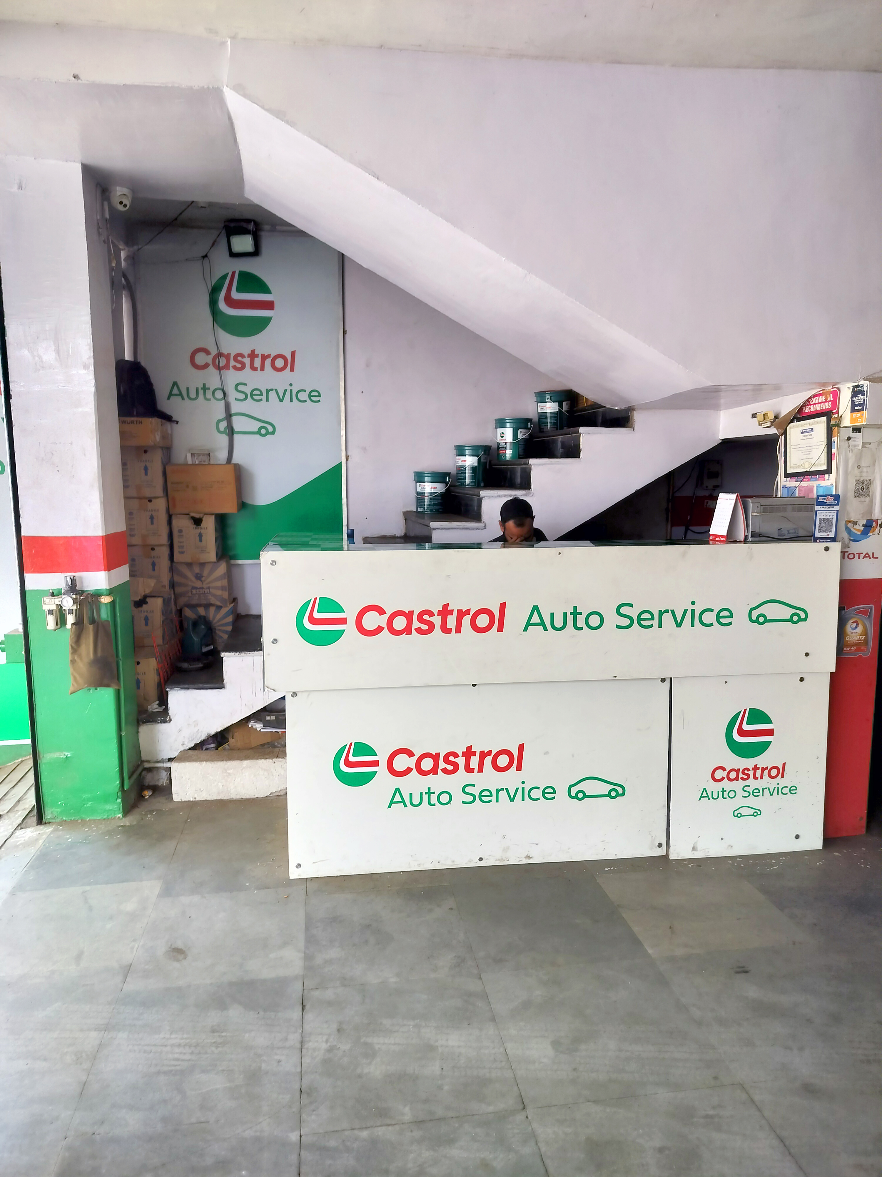 Castrol Auto Service - Railway Gate Rasuliya, Narmadapuram