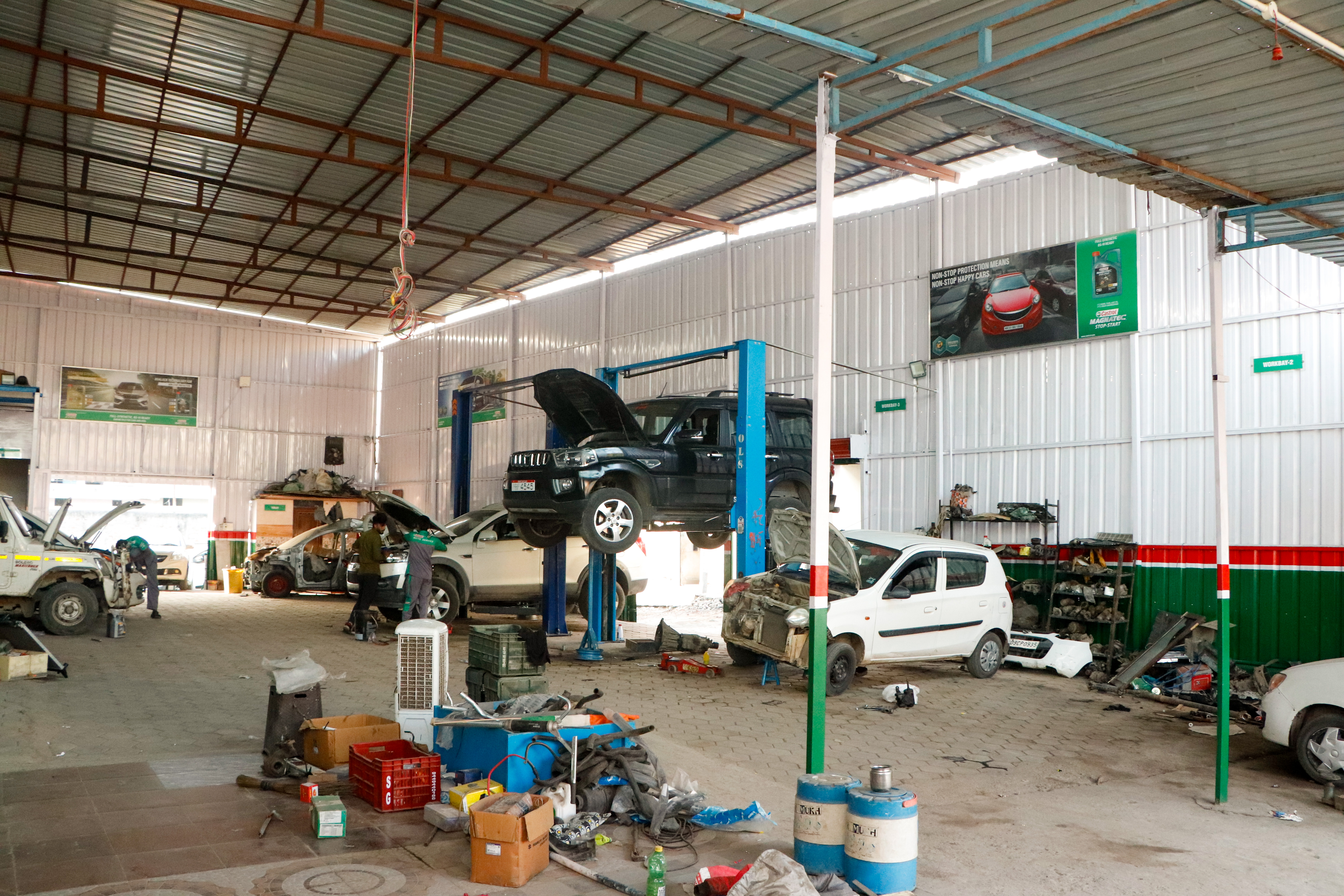 Castrol Auto Service - Mangliya, Indore
