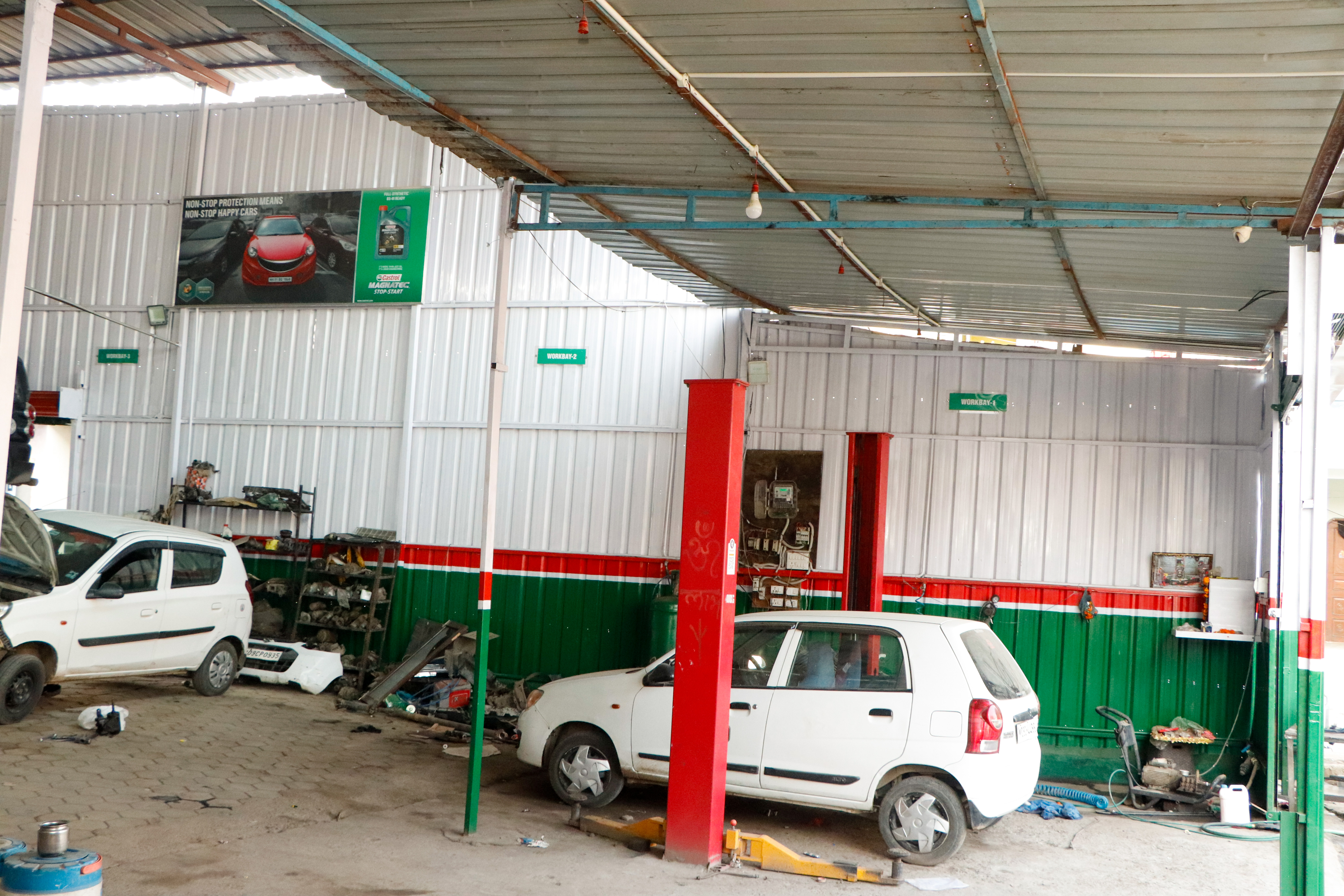 Castrol Auto Service - Mangliya, Indore