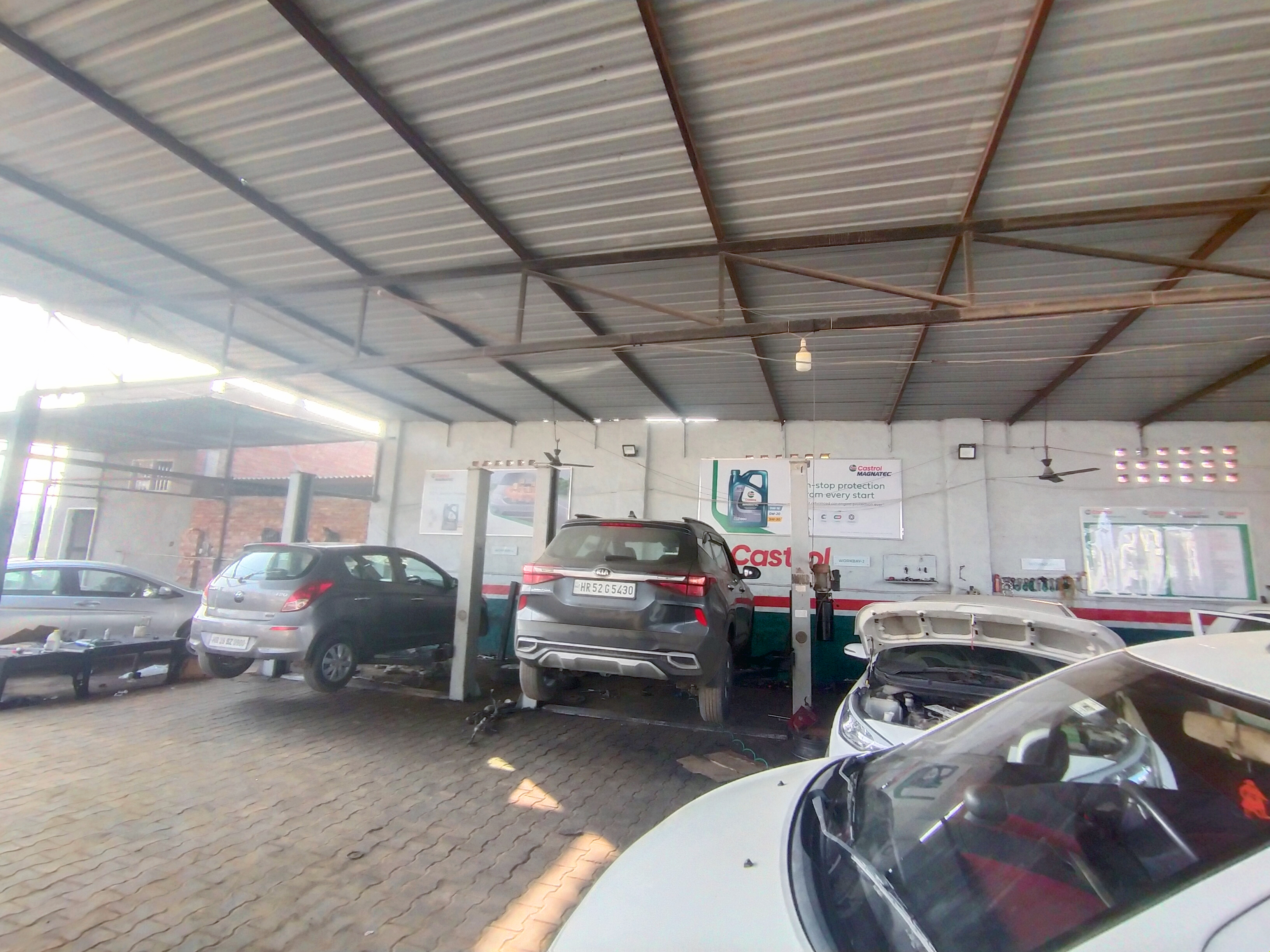 Castrol Auto Service - Barnala Road, Bathinda