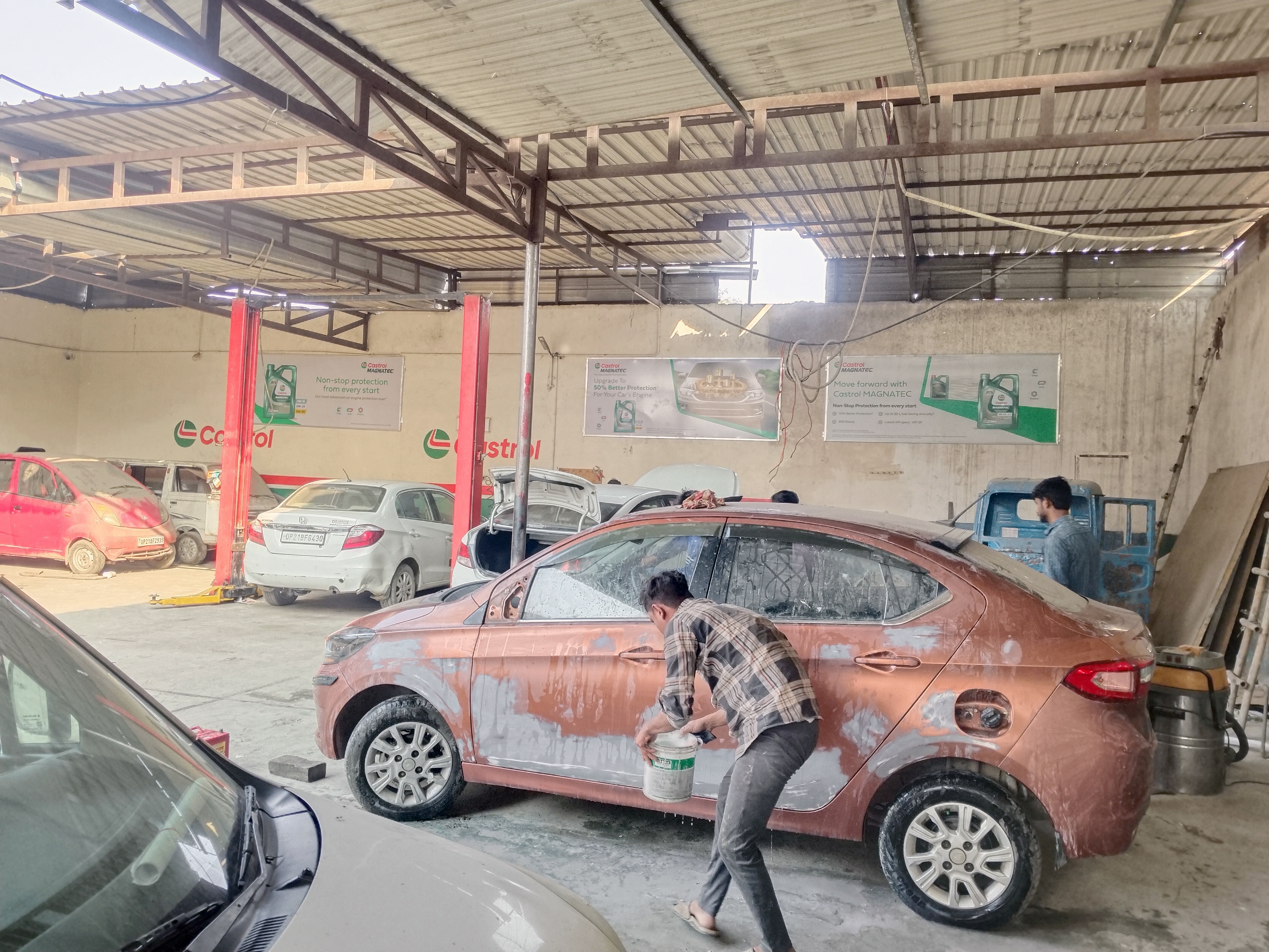 Castrol Auto Service - Lakri Fazalpur, Moradabad