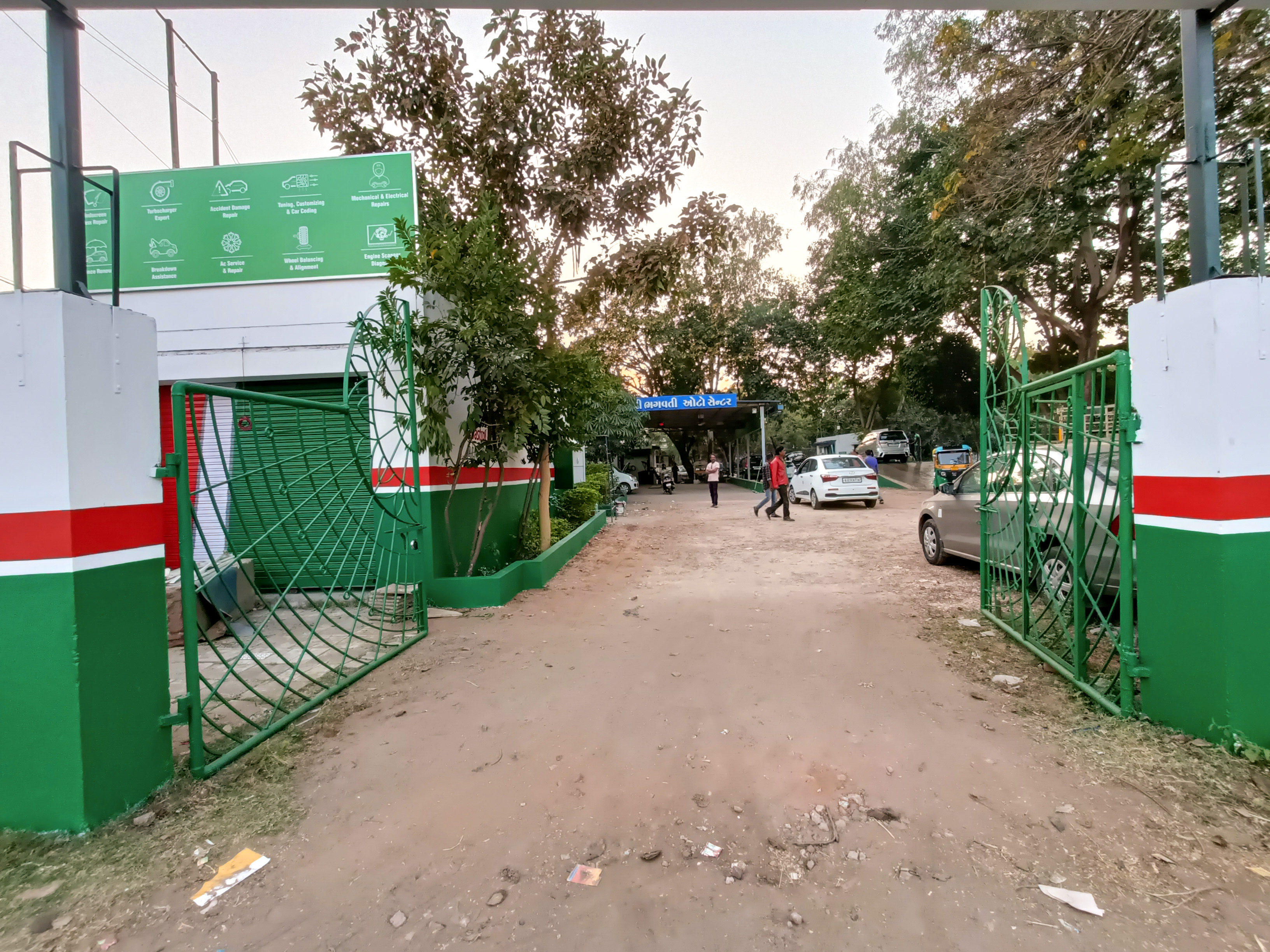 Castrol Auto Service - Mission Colony, Borsad
